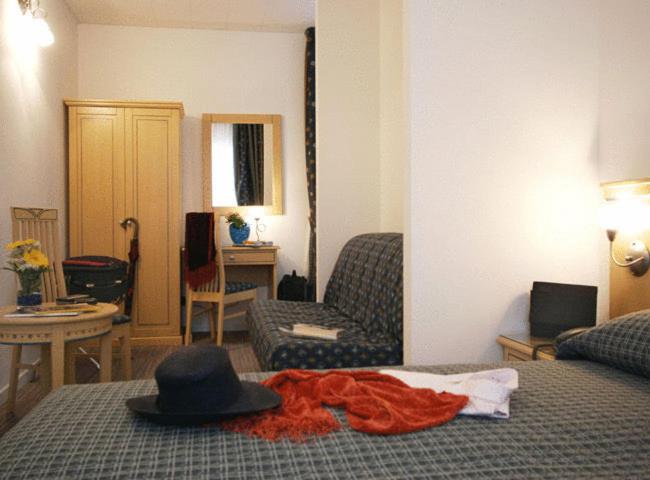 Classic Double or Twin Room - Photo 4