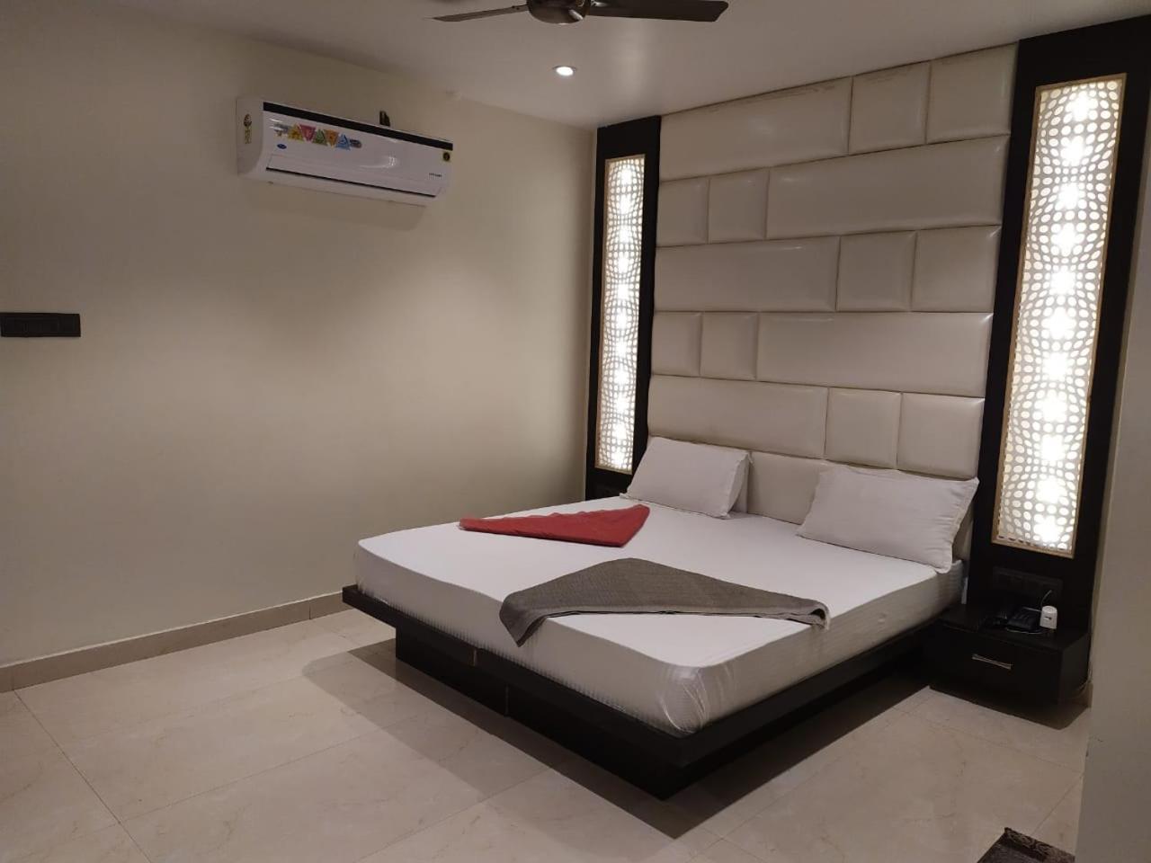 Deluxe Double Room - Photo 17
