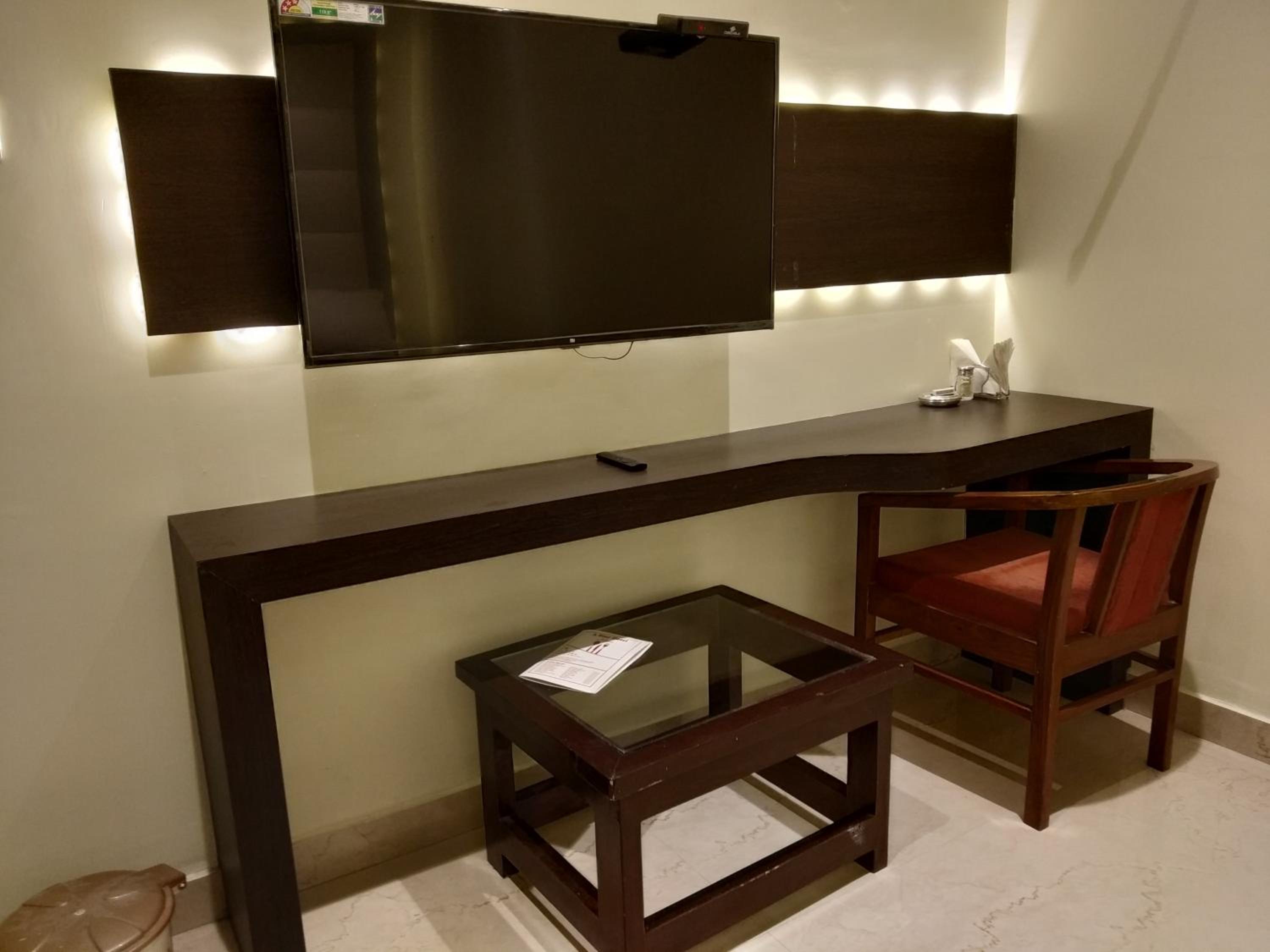 Deluxe Double Room - Photo 18