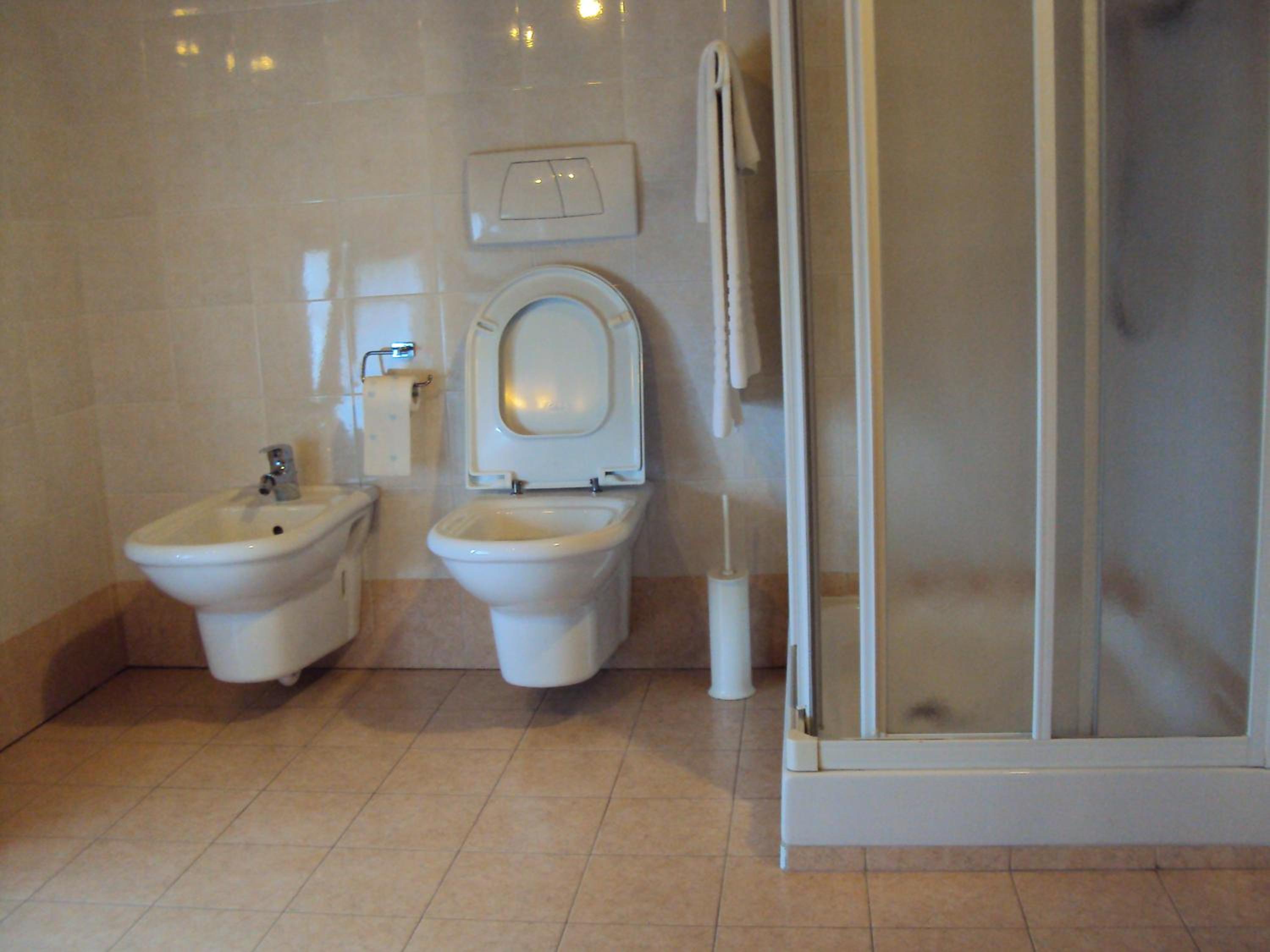 Double or Twin Room - Photo 3