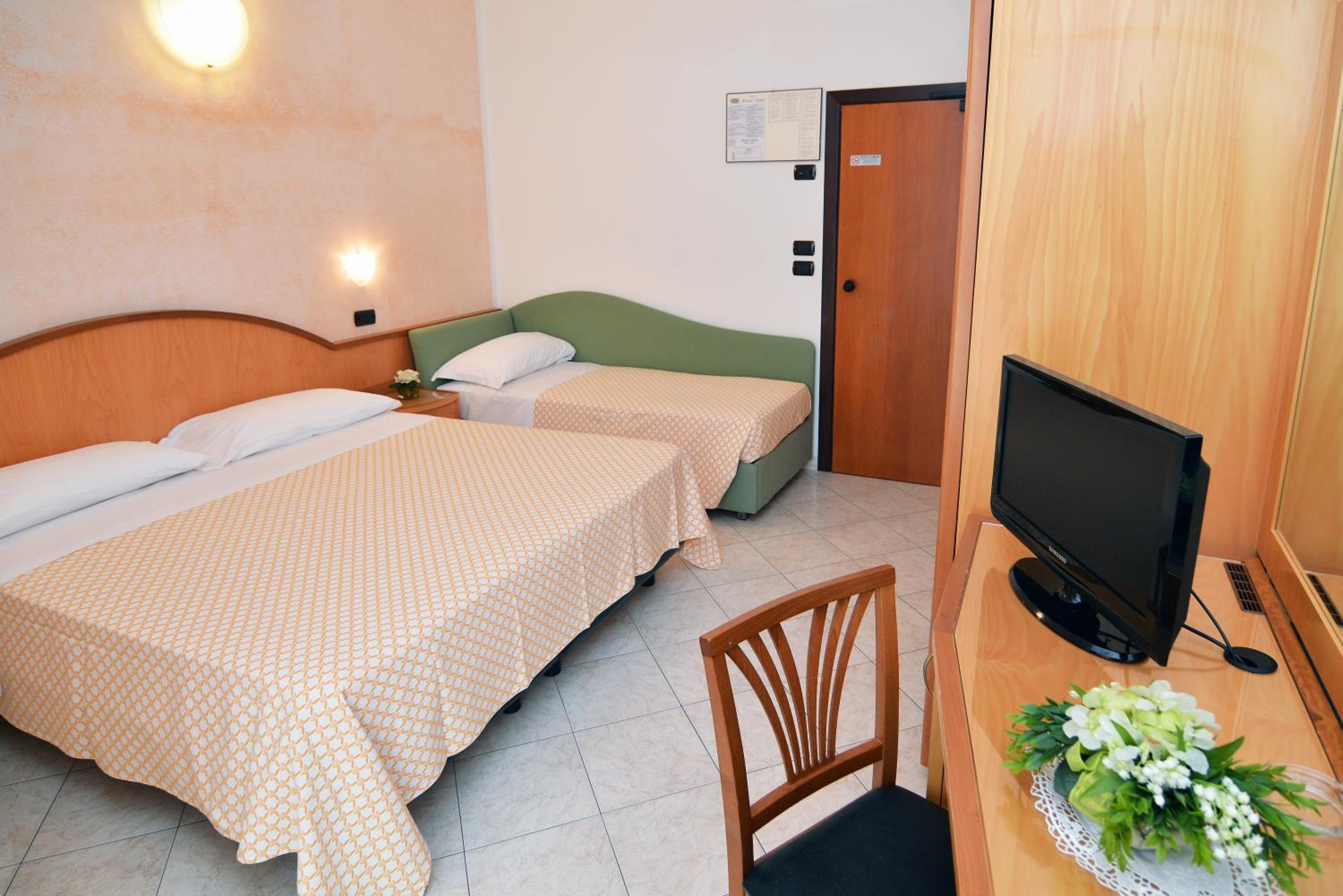 Triple Room with Balcony photo 2