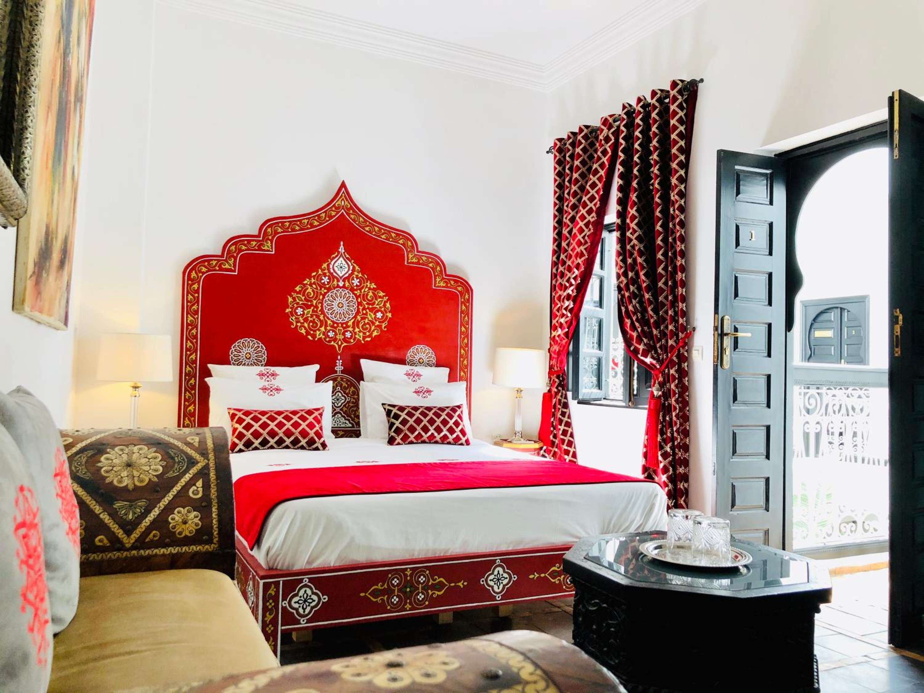 Deluxe King Suite - Photo 2