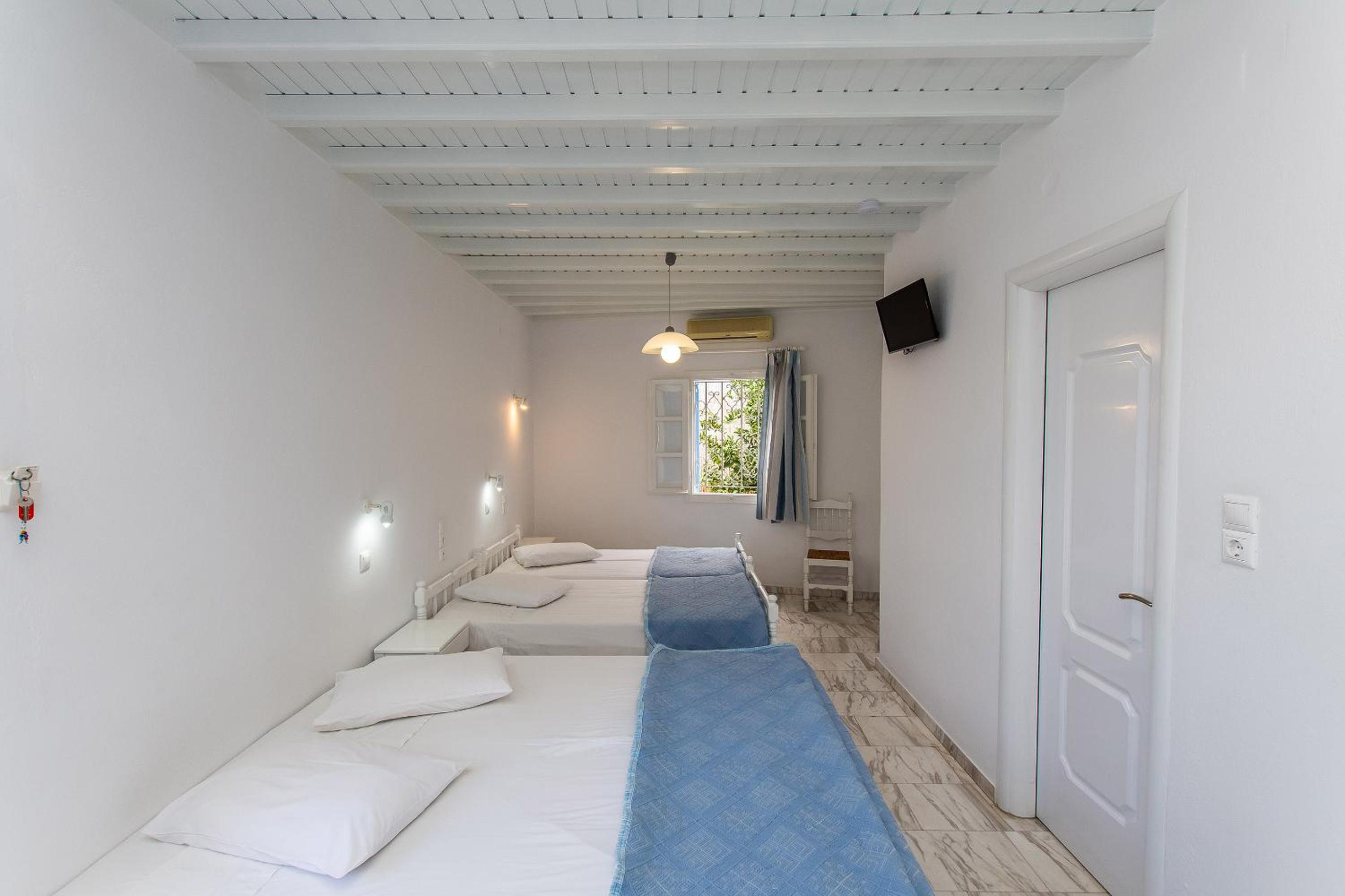 Studio (4 Adults)
