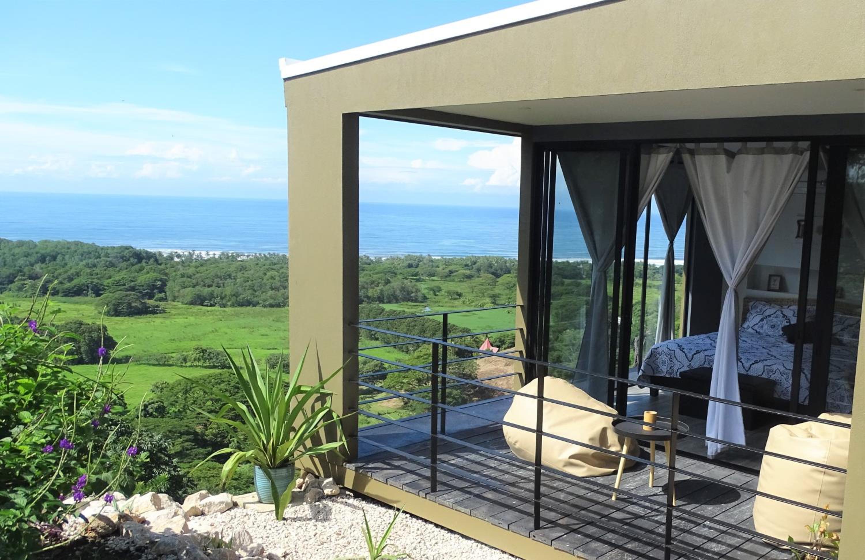 Deluxe Bungalow with Sea View photo 3