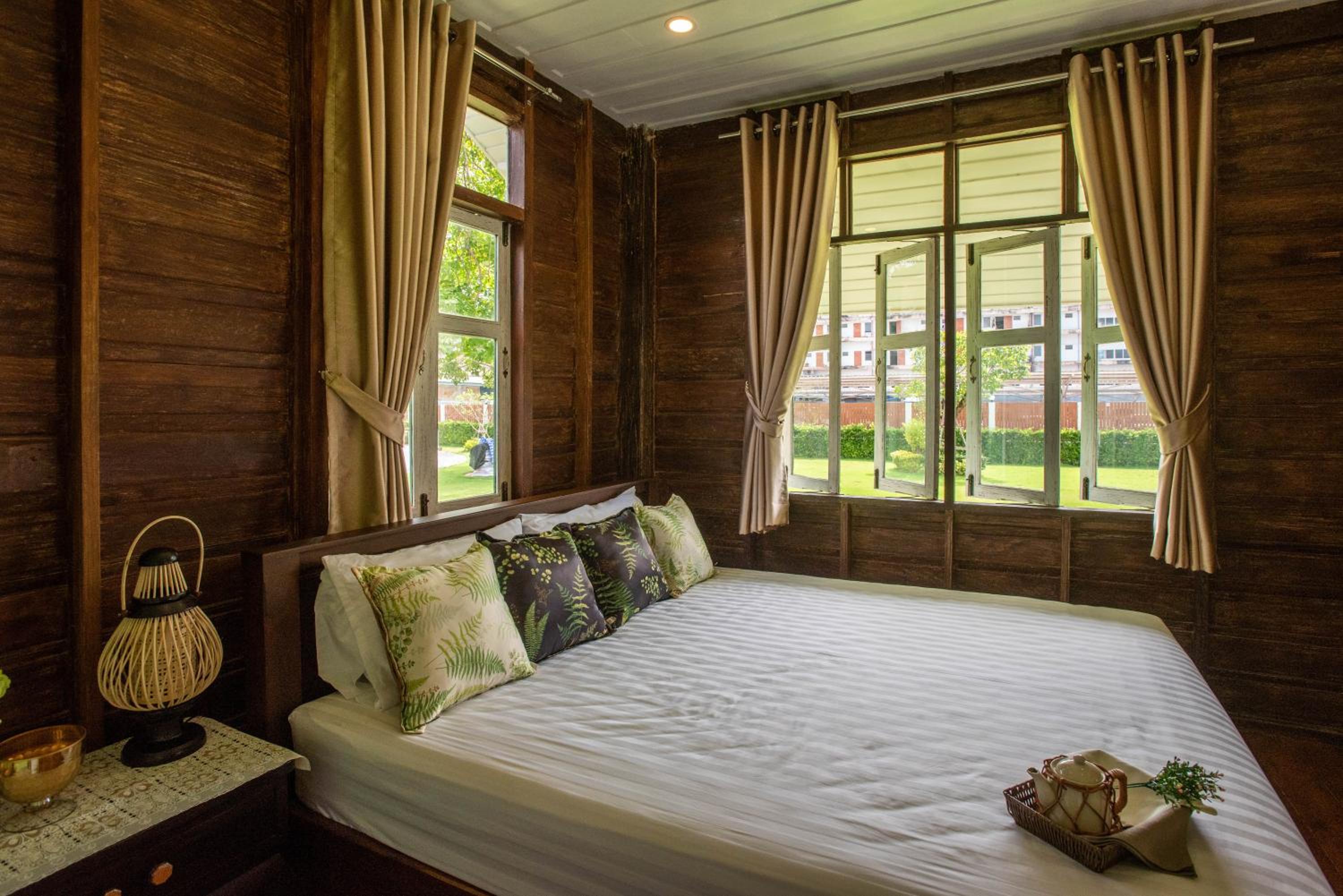 Deluxe King Suite - Photo 4