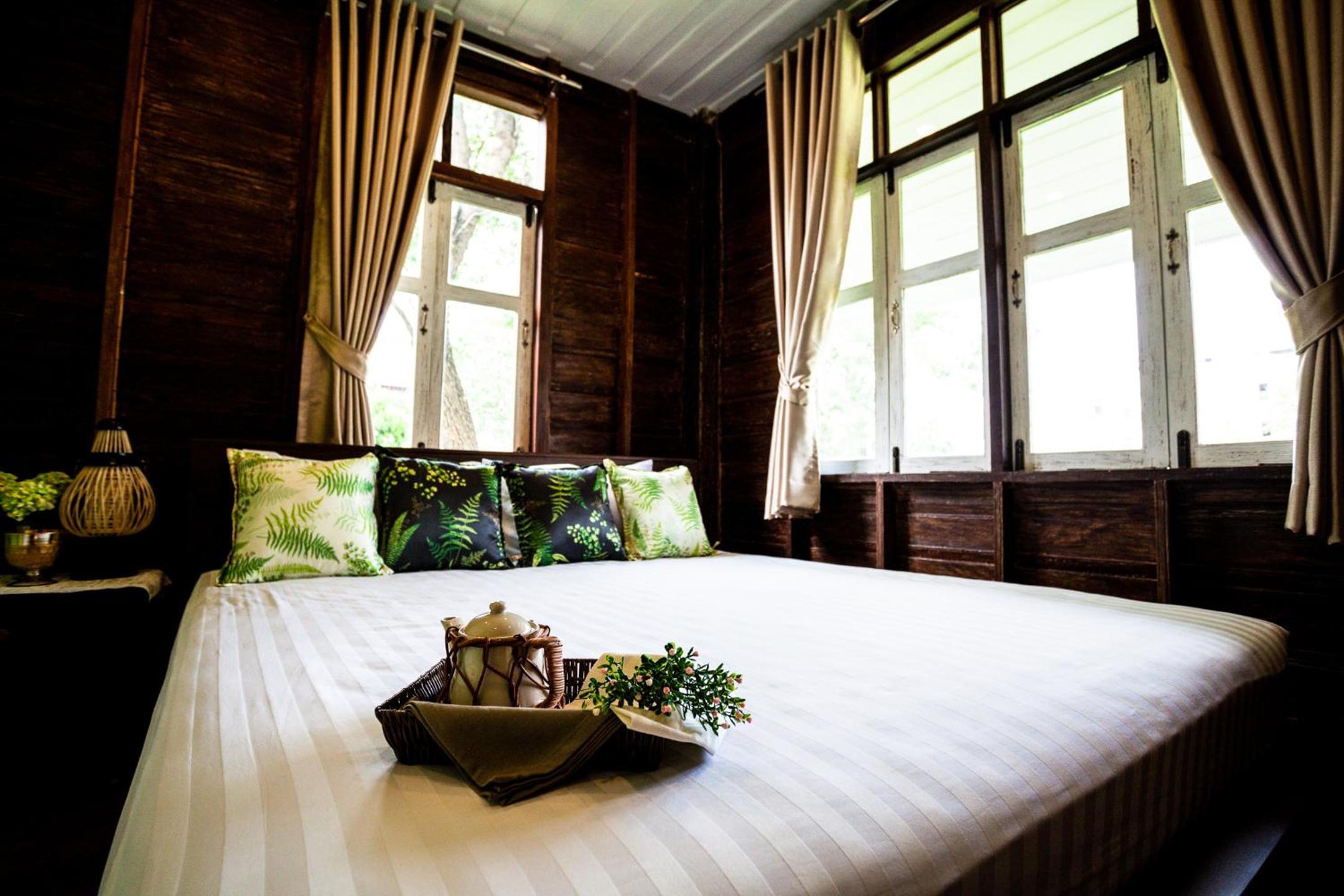 Deluxe King Suite - Photo 3