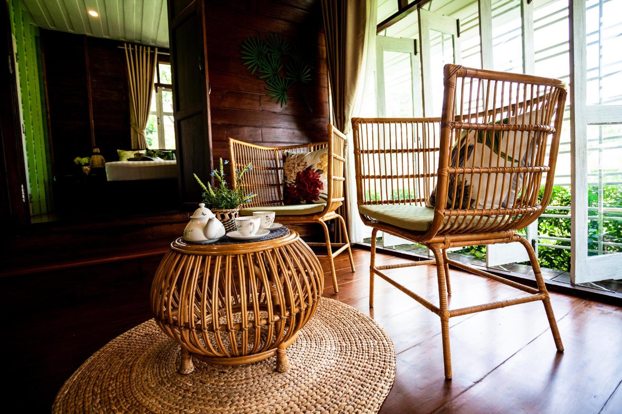 Deluxe King Suite - Photo 11