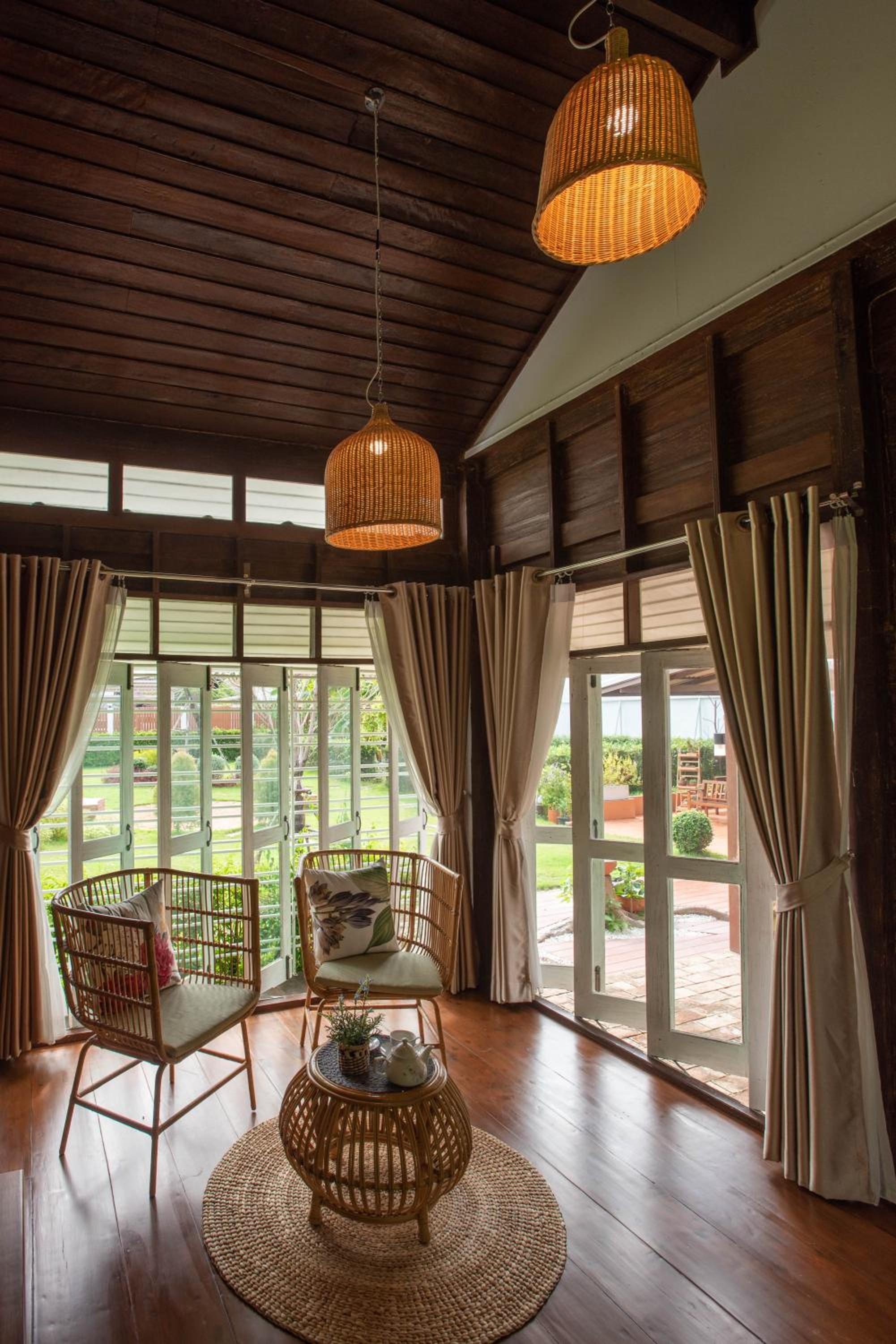 Deluxe King Suite - Photo 12