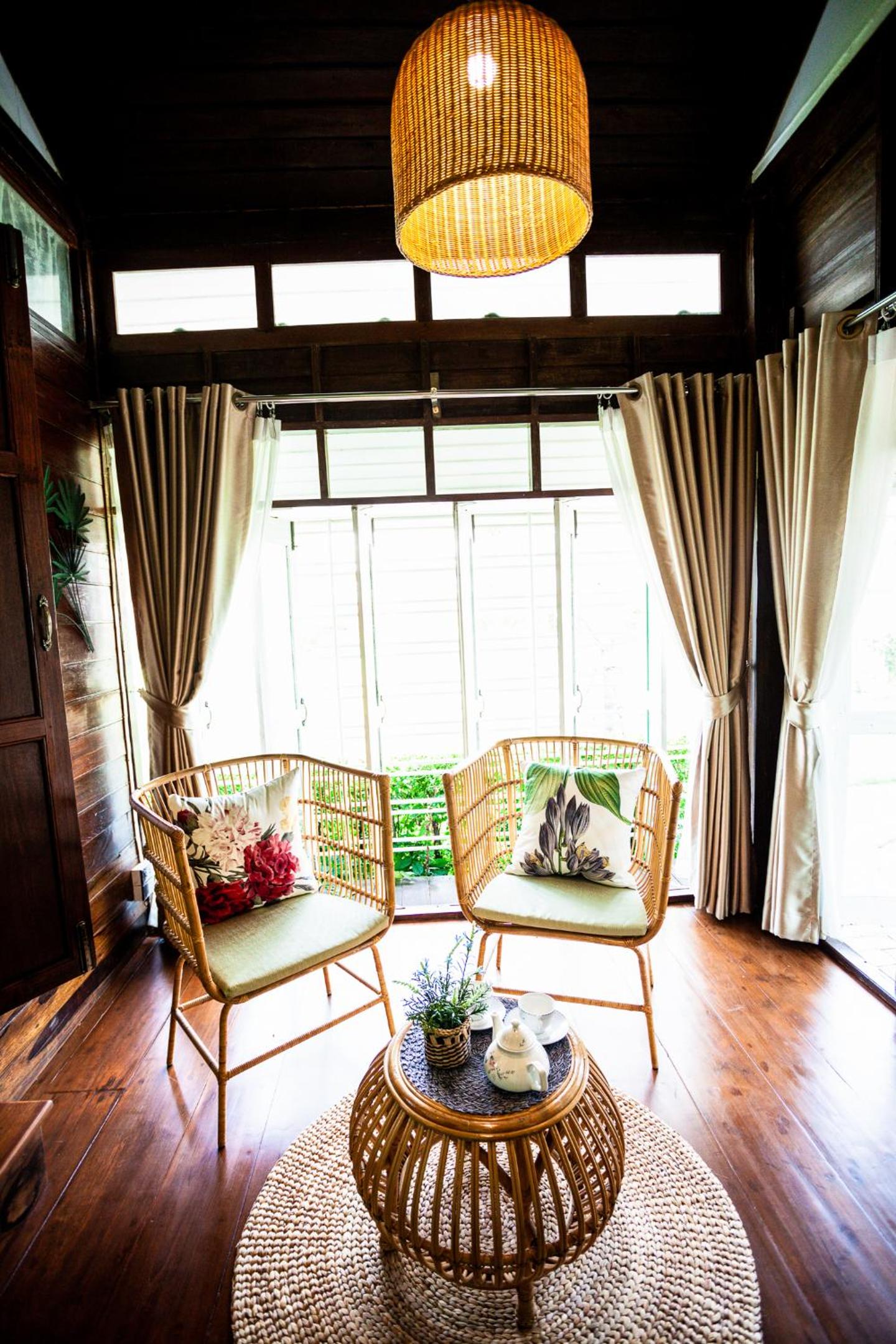 Deluxe King Suite - Photo 10