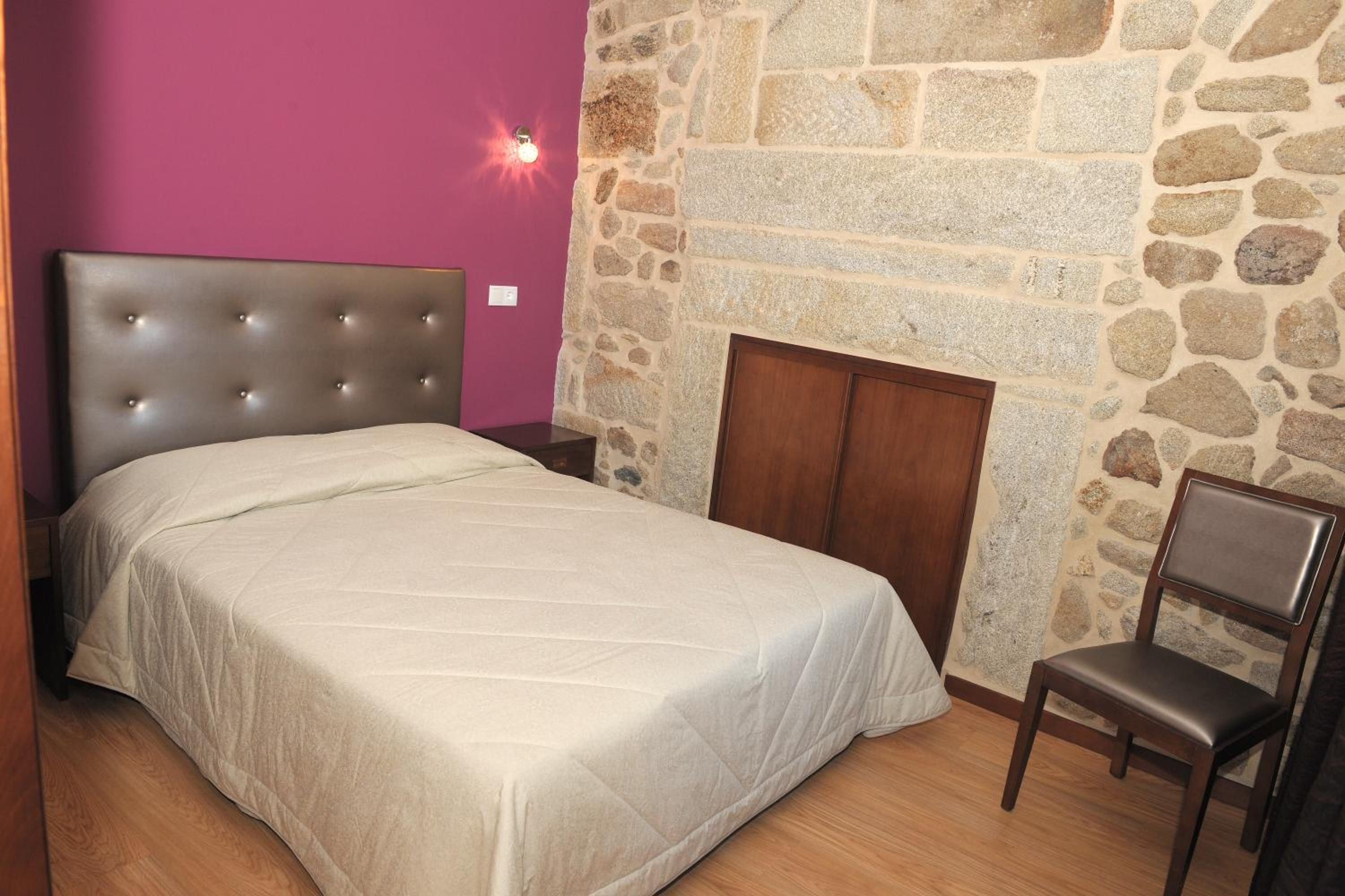 Double or Twin Room - Photo 5