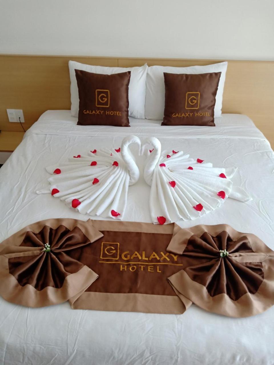 Deluxe King Room - Photo 3