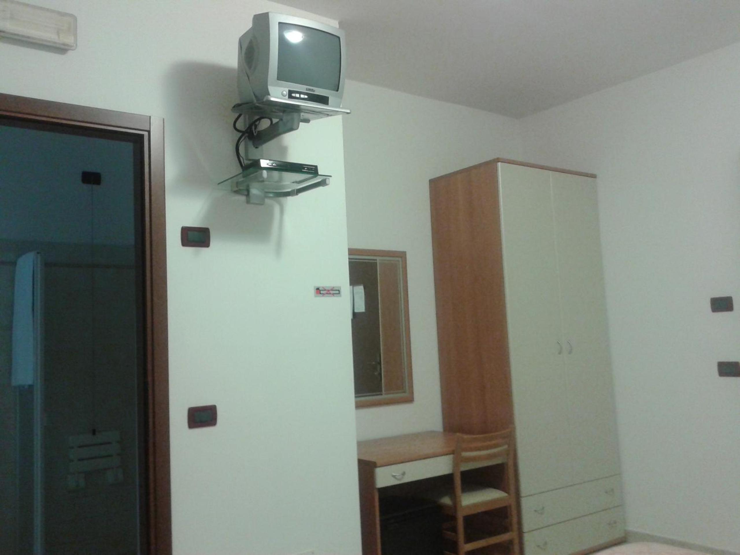 Double or Twin Room photo 3