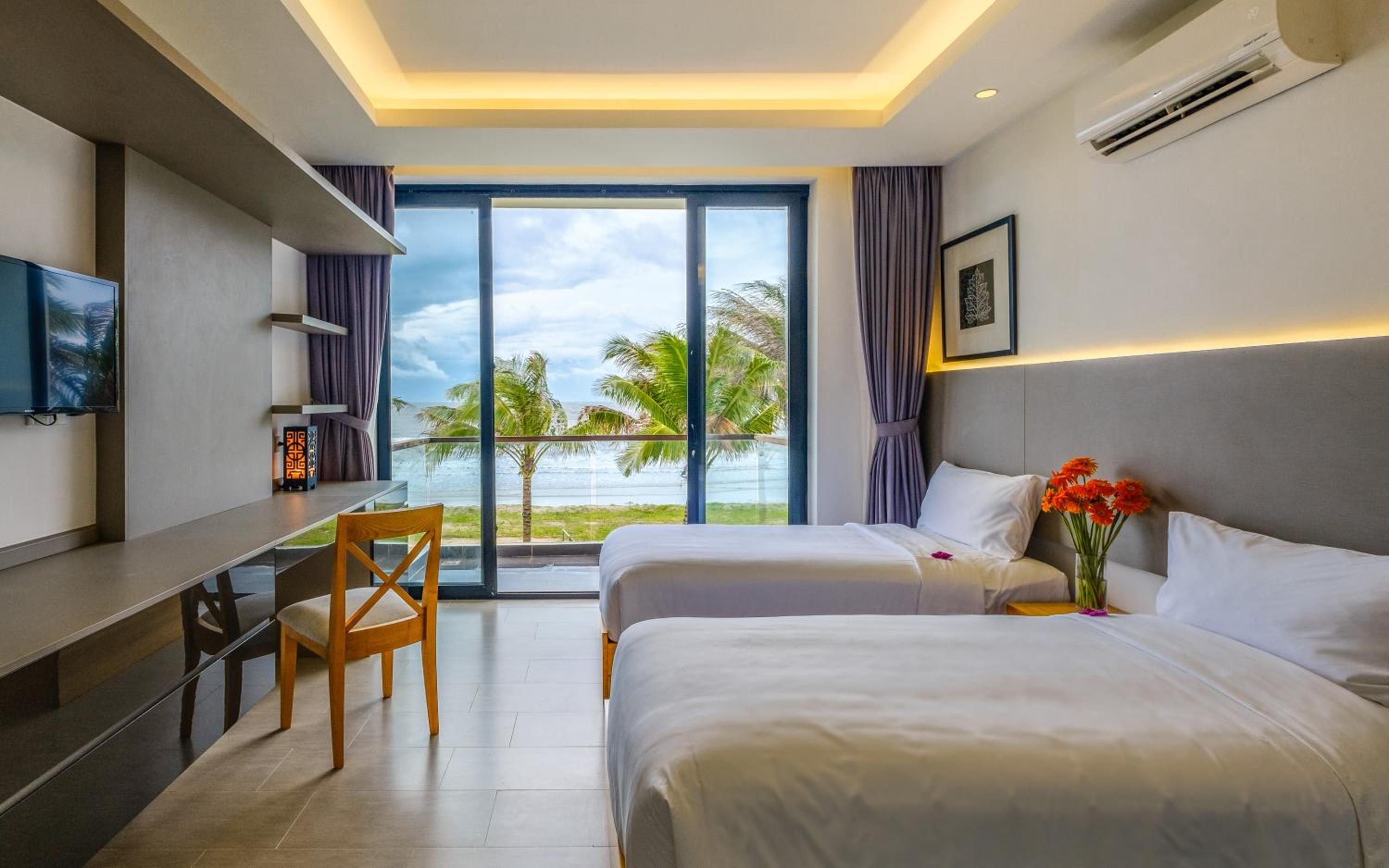 Villa - Beach Front