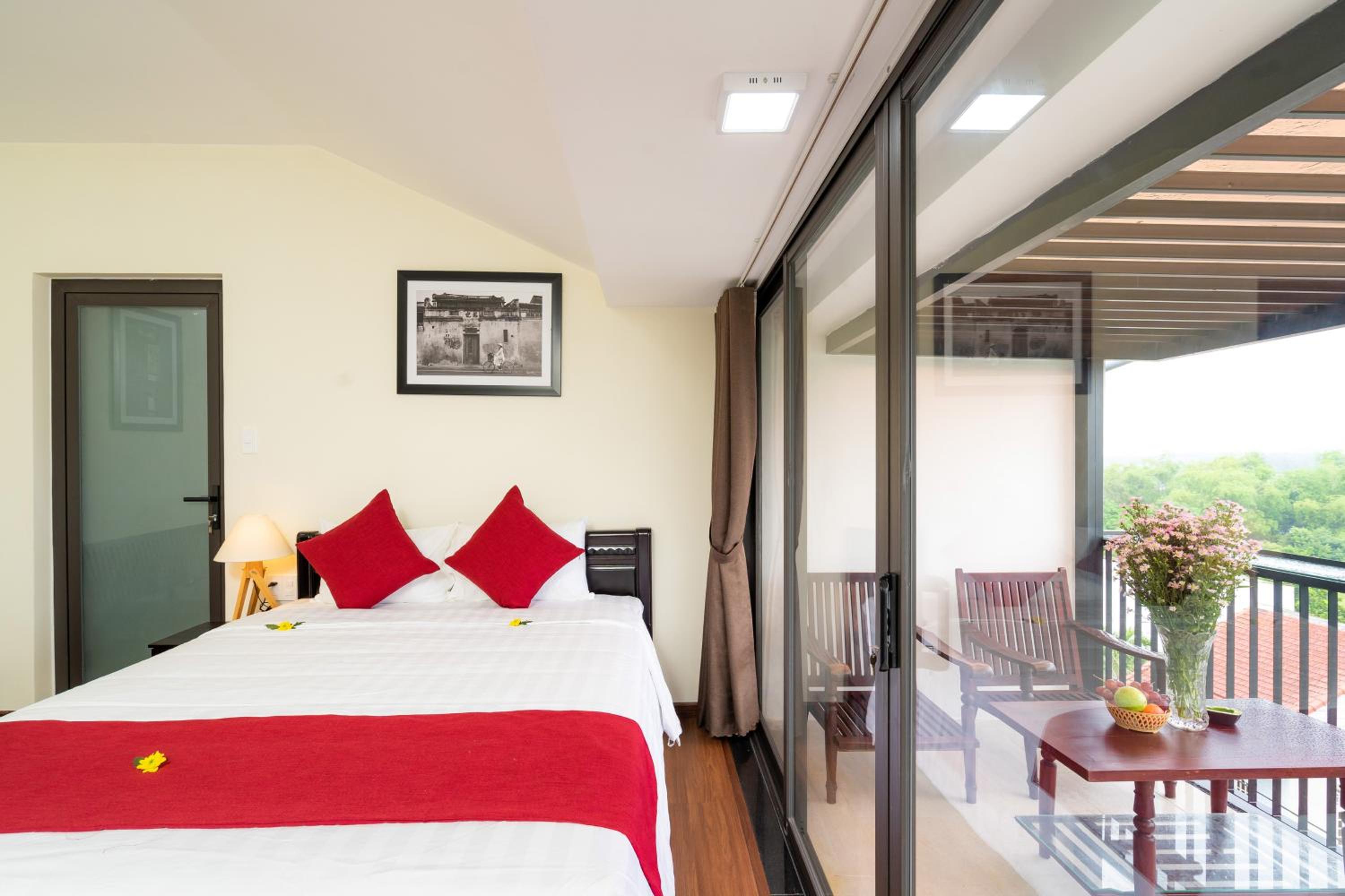 Deluxe Double or Twin Room with Garden View - Photo 9
