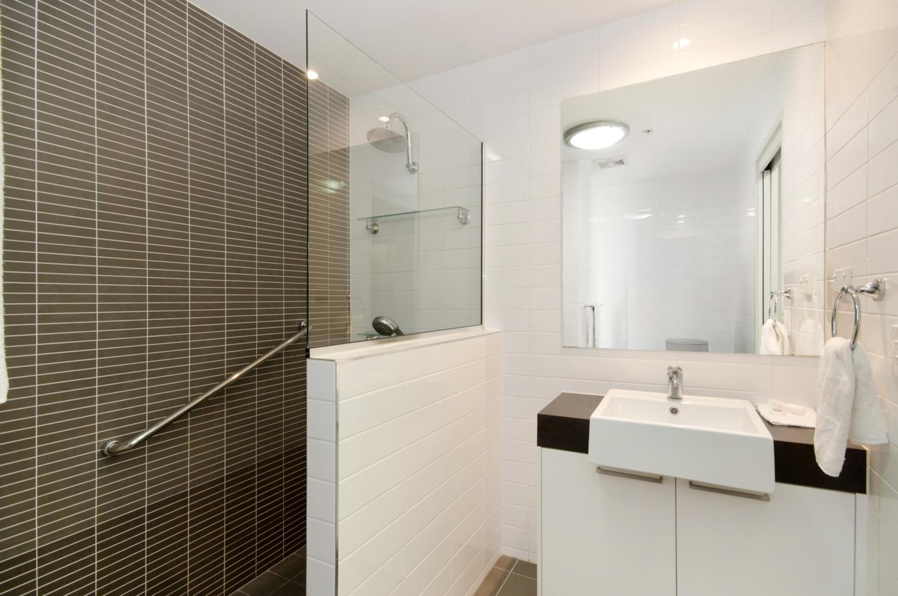 1 Bedroom Apartment (Low Level) photo 3