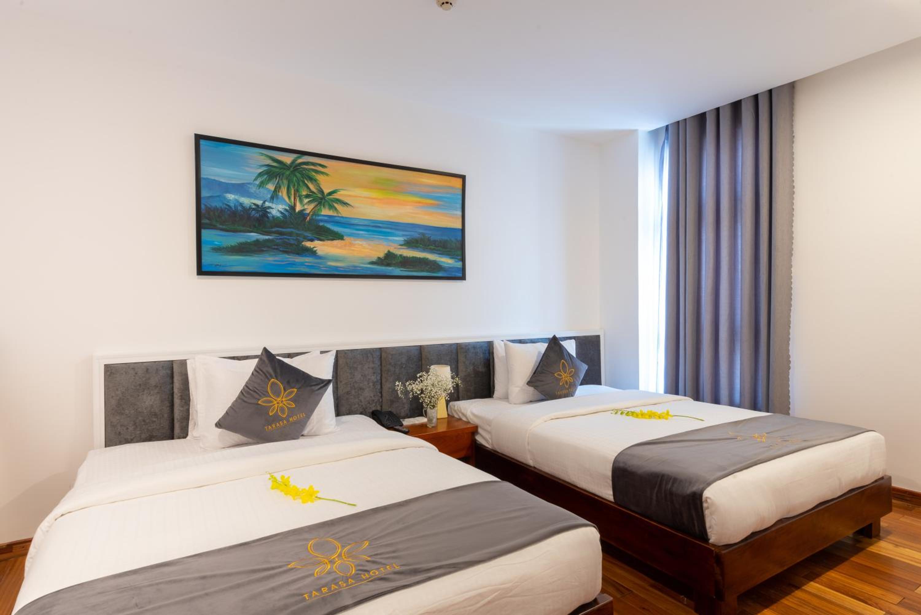 Triple Room with City View