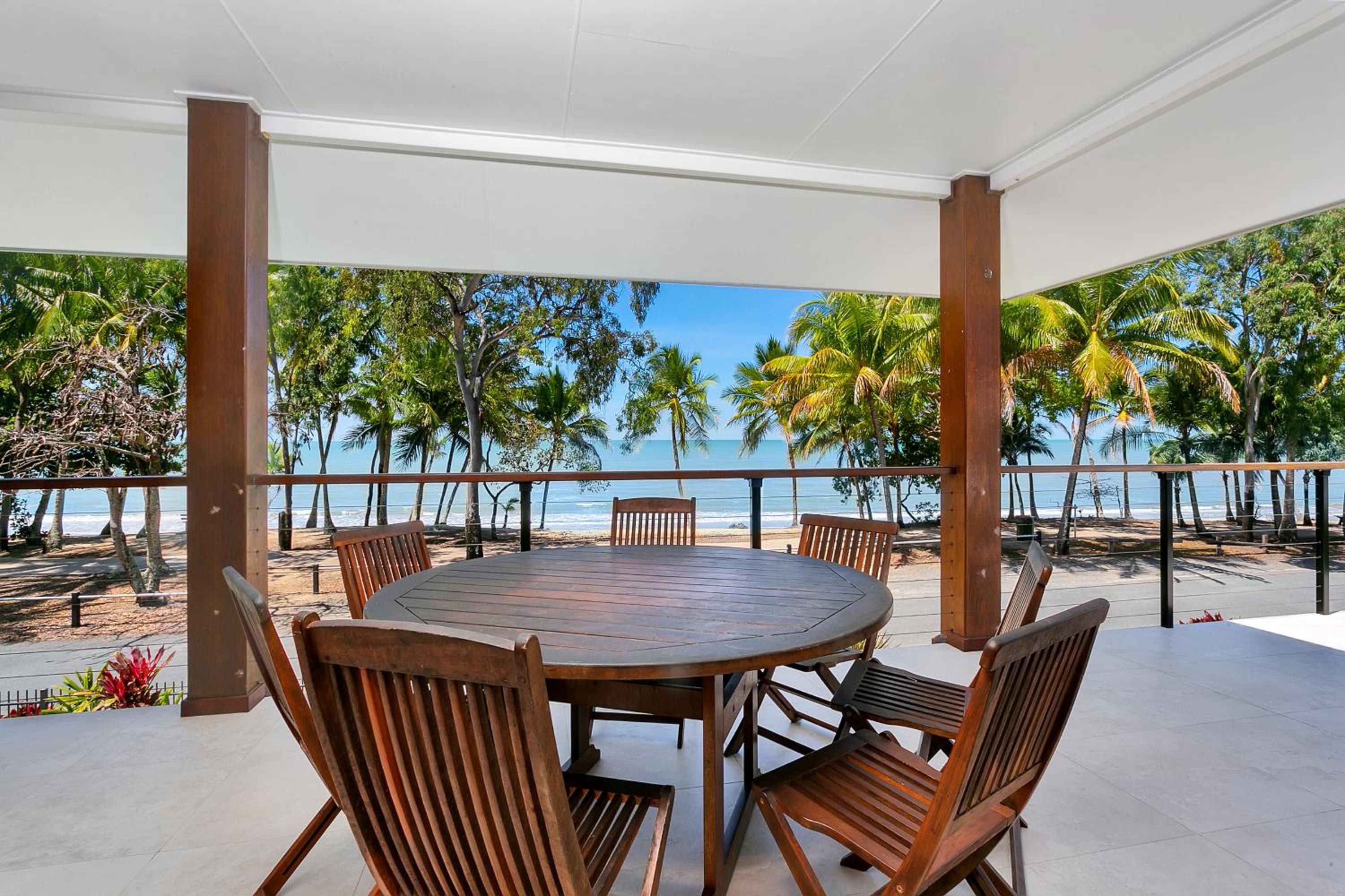 Five Bedroom House – Reeflections photo 2