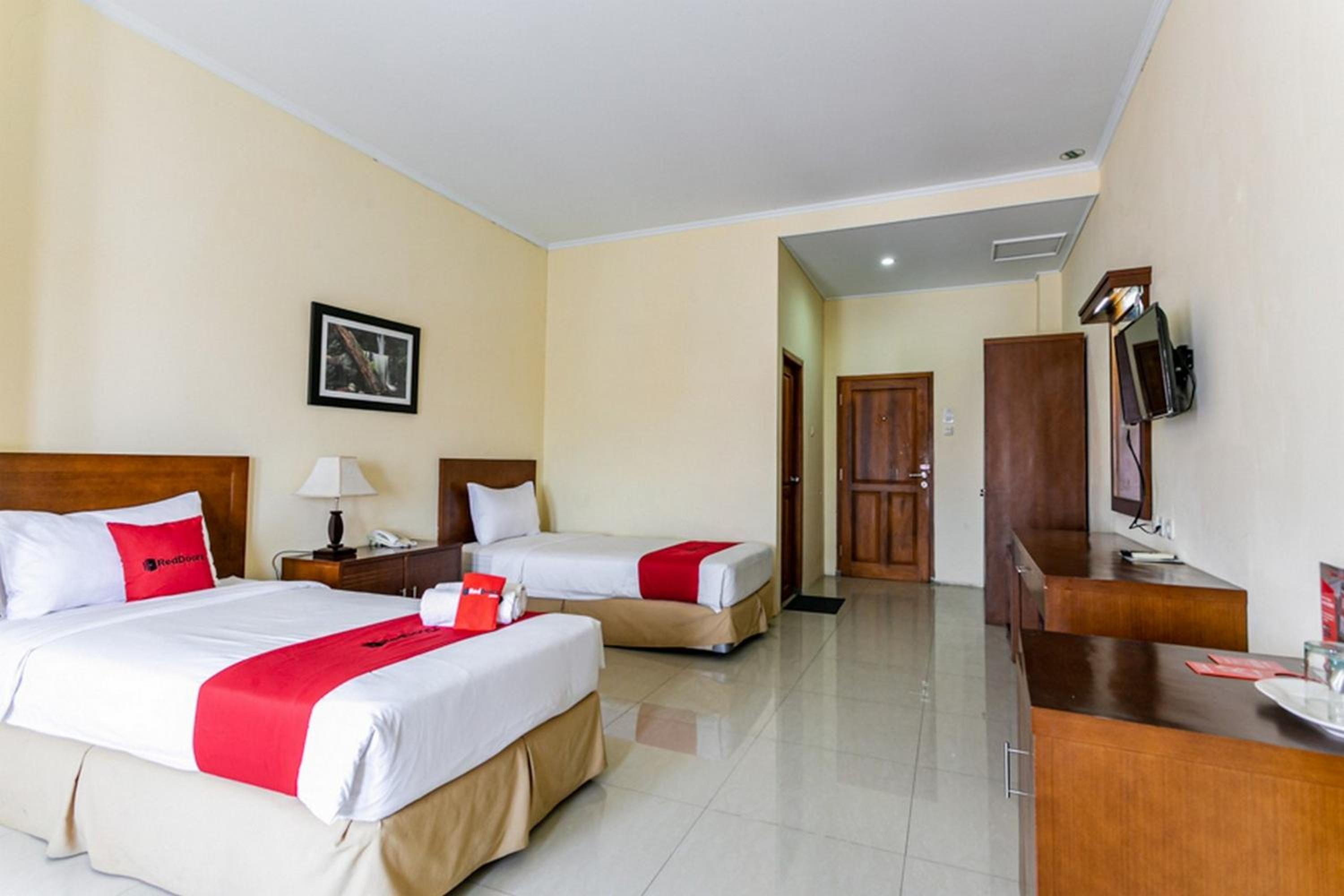Twin Room - Photo 3