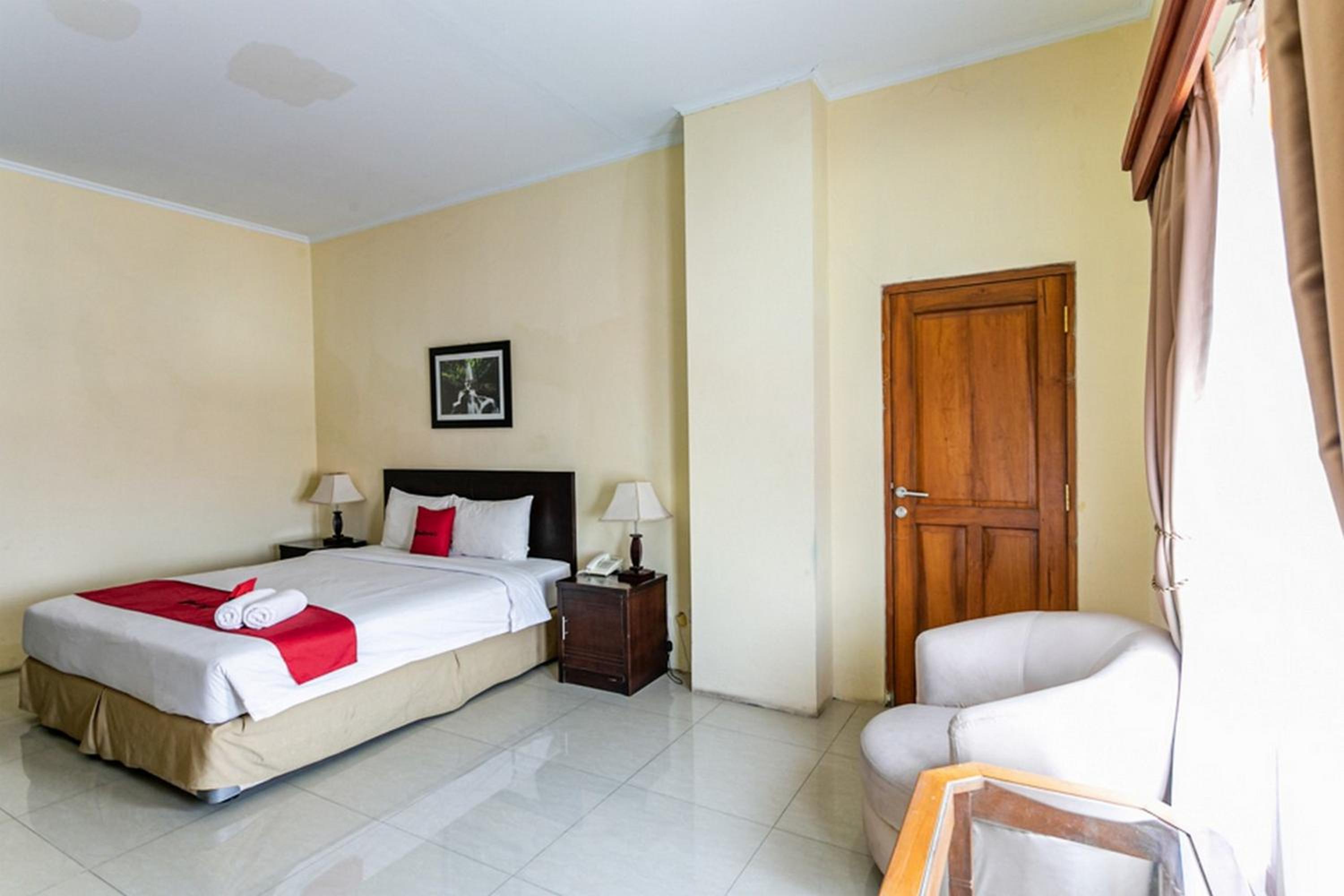 Deluxe Room - Photo 3