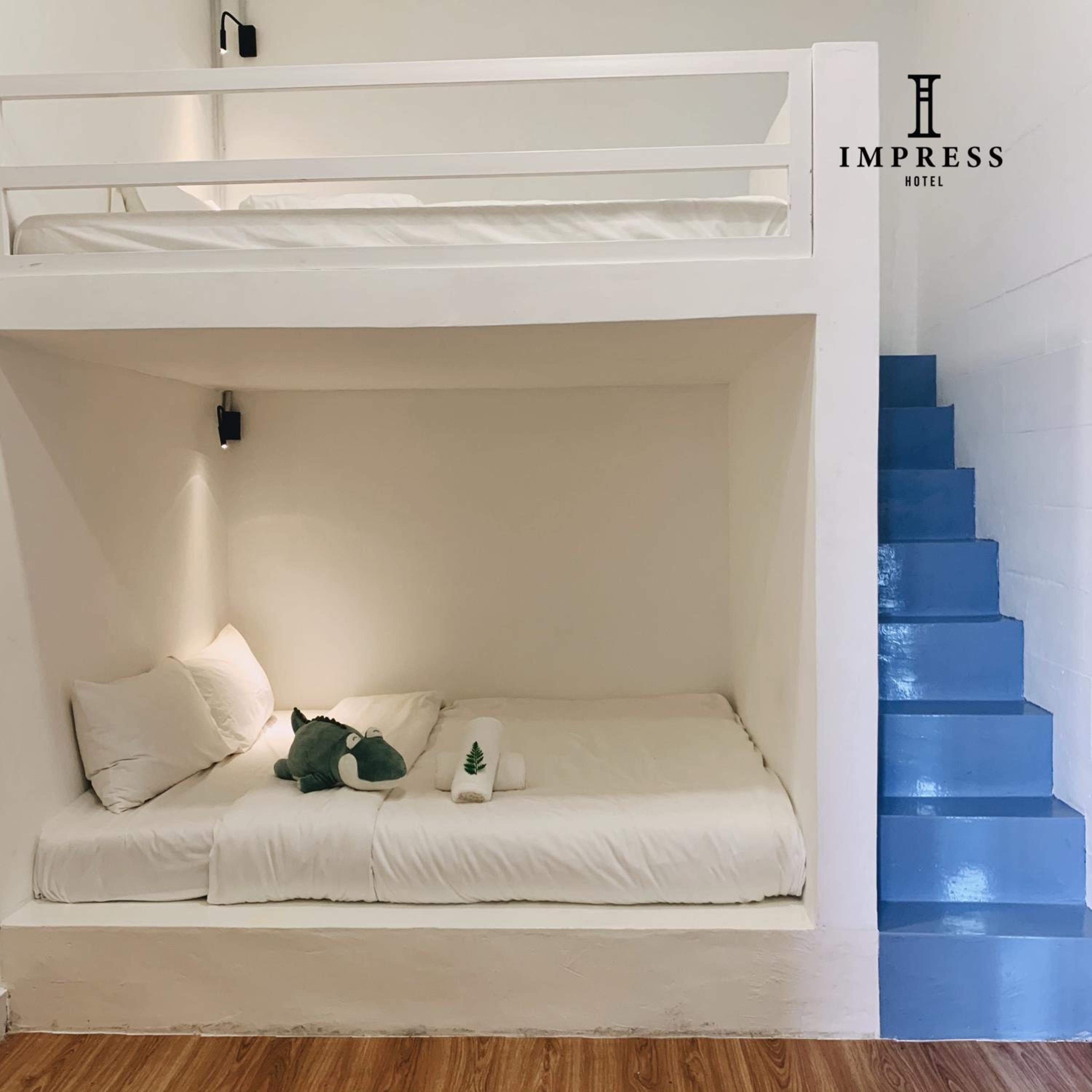 Deluxe Room (2 Adults + 1 Child) - Photo 3
