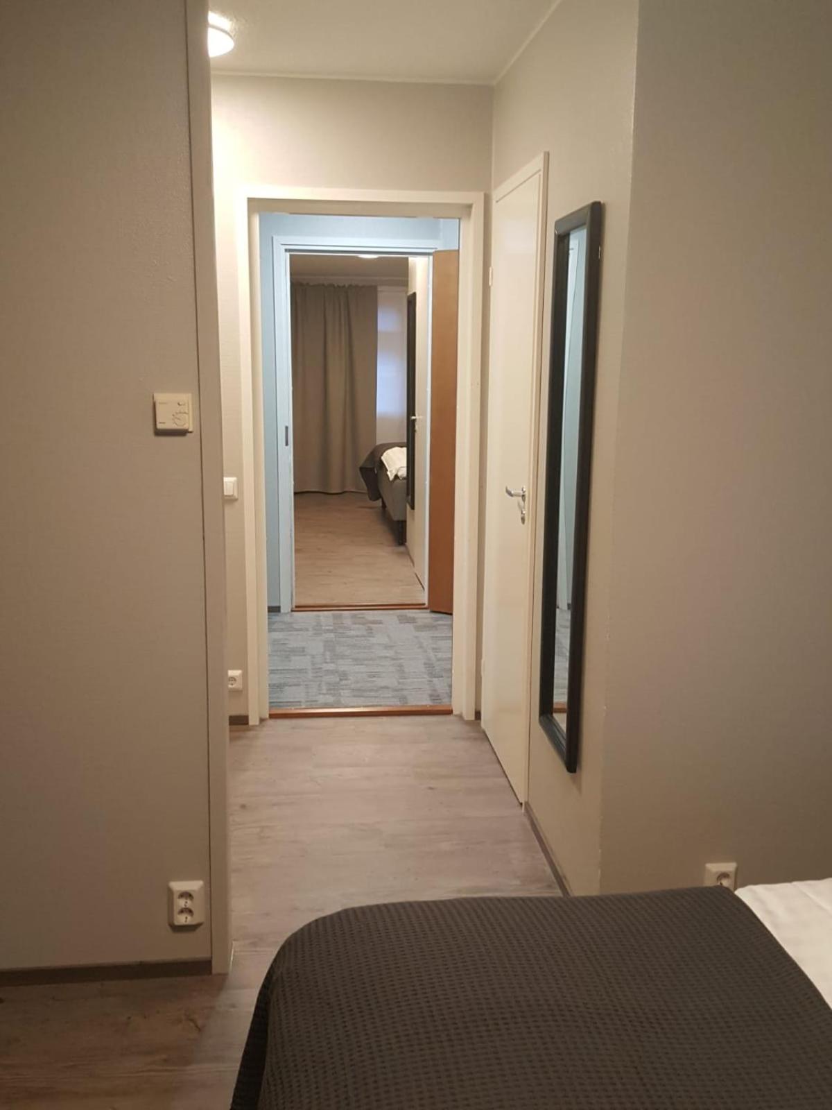Single Room with Bathroom photo 2