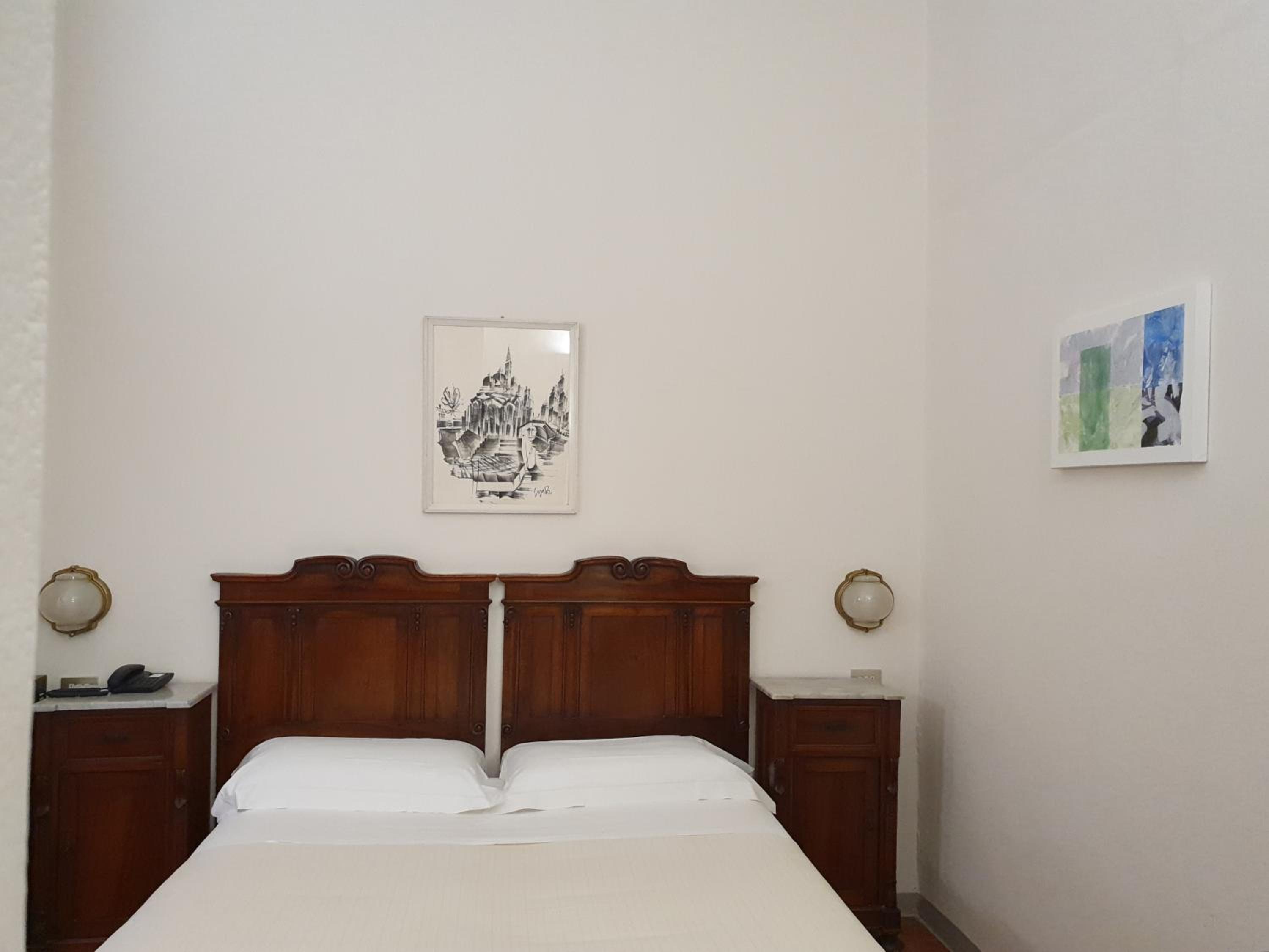 Standard Double Room photo 3