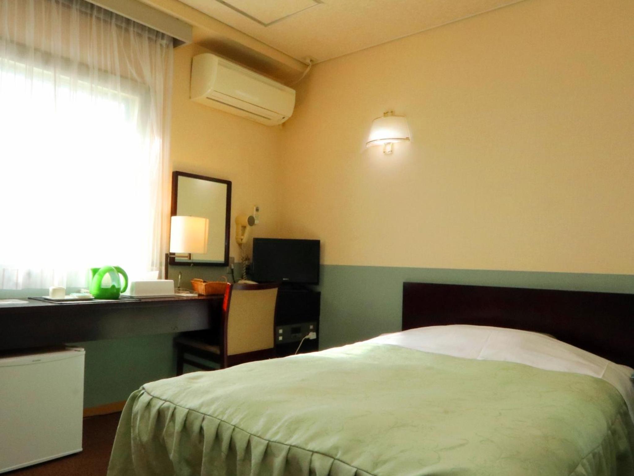 Single Room with Private Bathroom photo 1