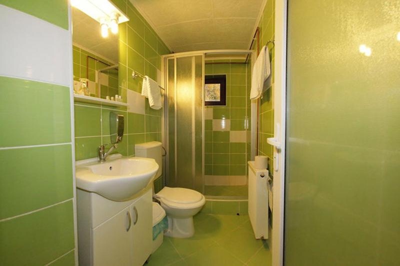 Double or Twin Room - Photo 10