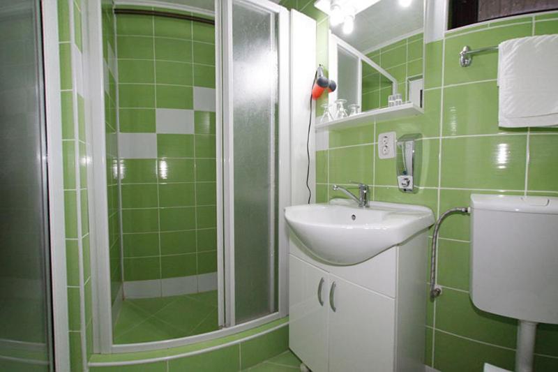 Double or Twin Room - Photo 9