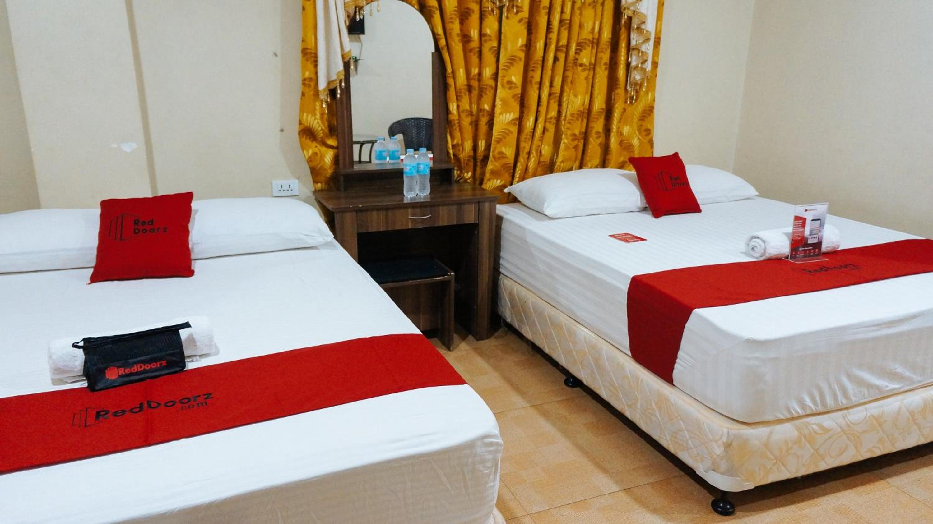 Deluxe Room - Photo 11