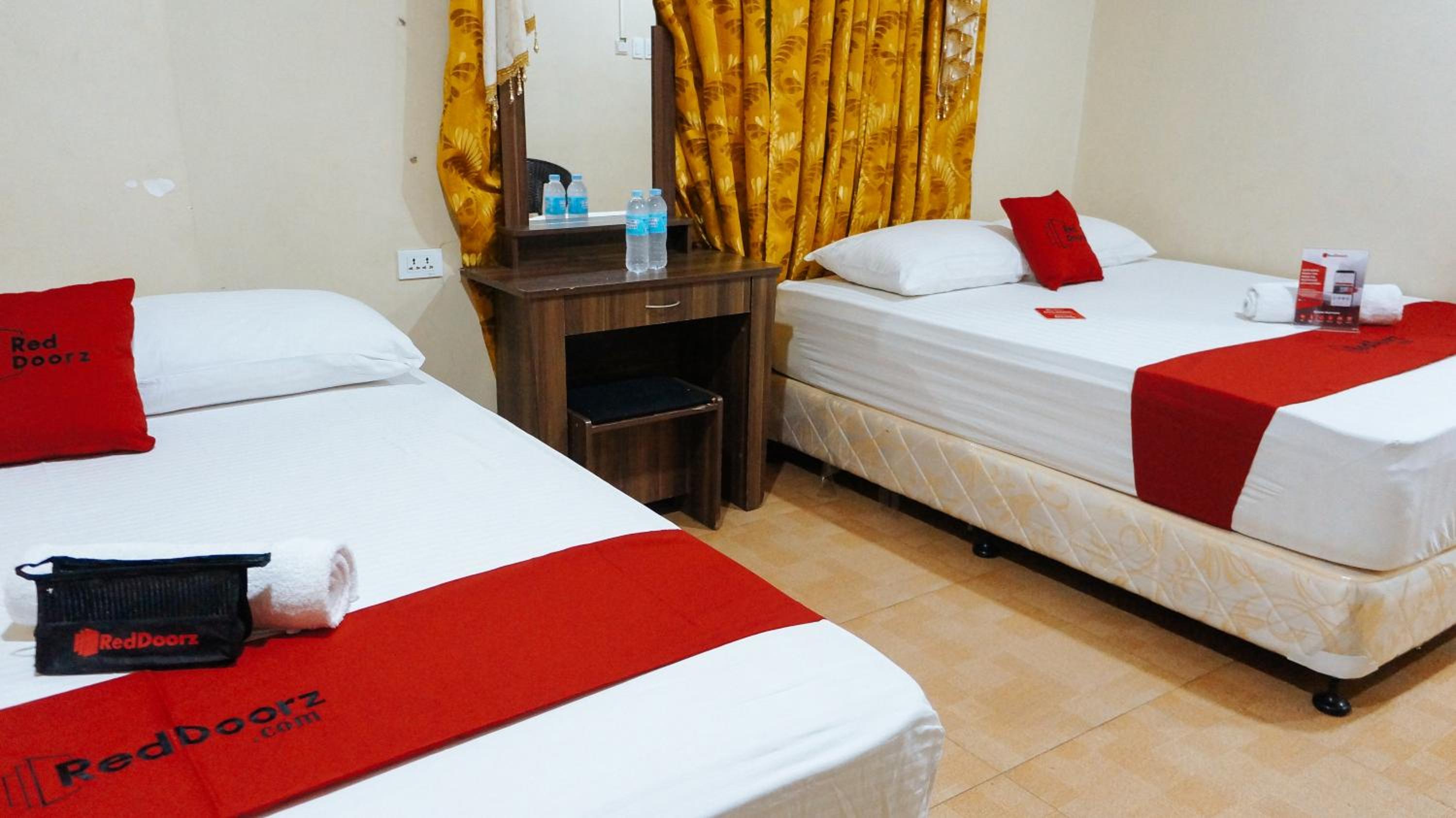 Deluxe Room - Photo 3