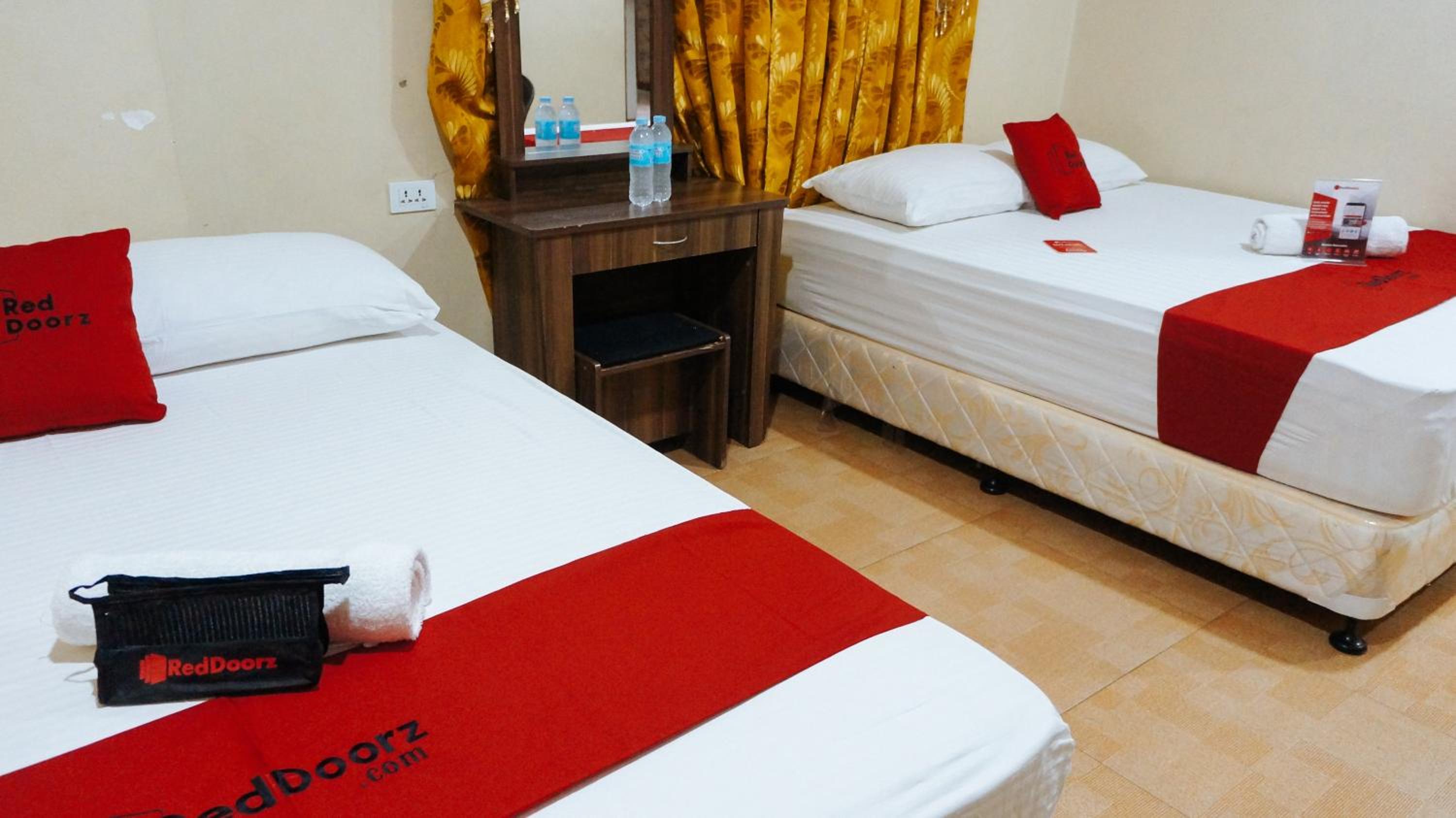 Deluxe Room - Photo 5