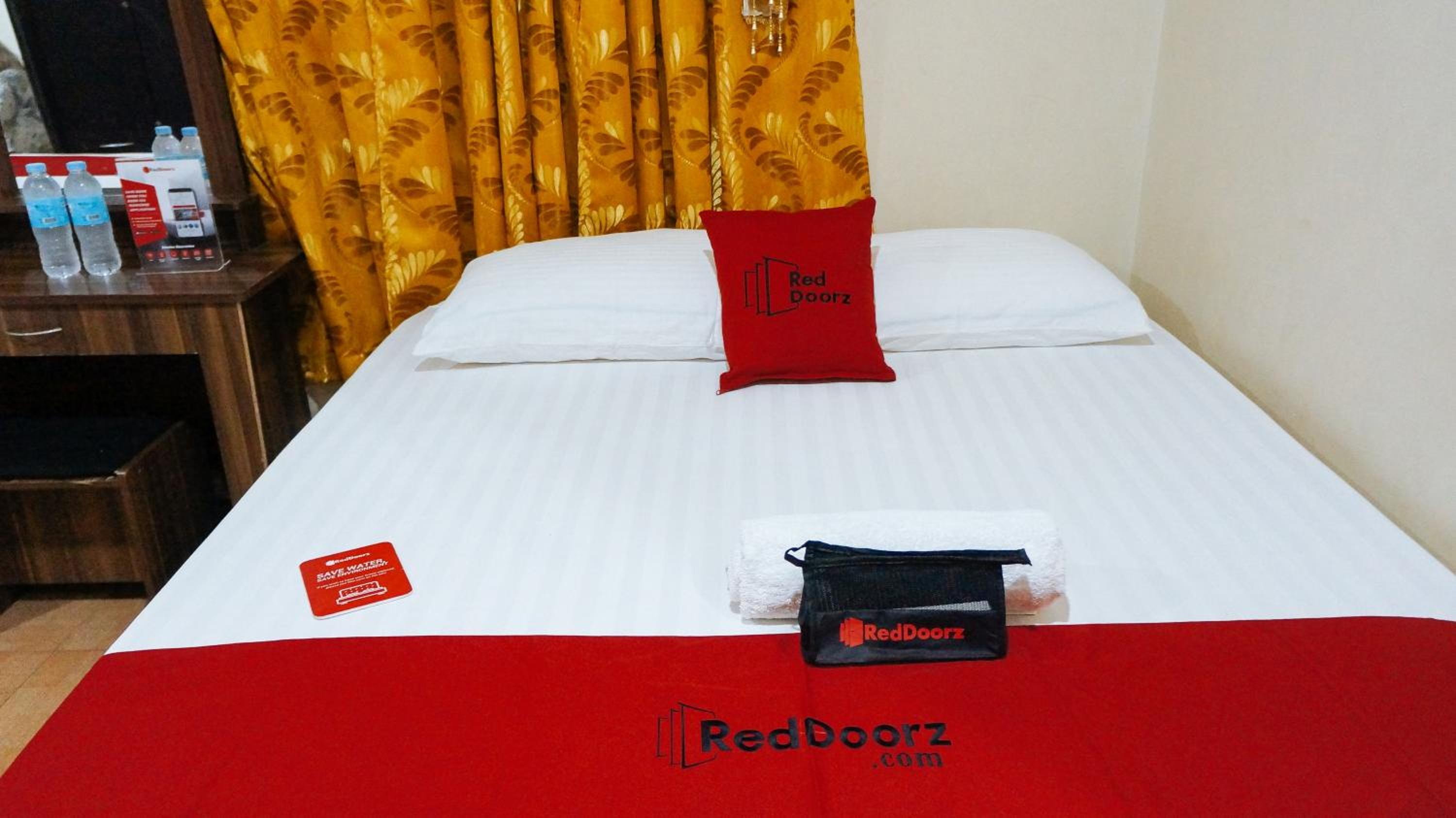 Deluxe Room - Photo 6
