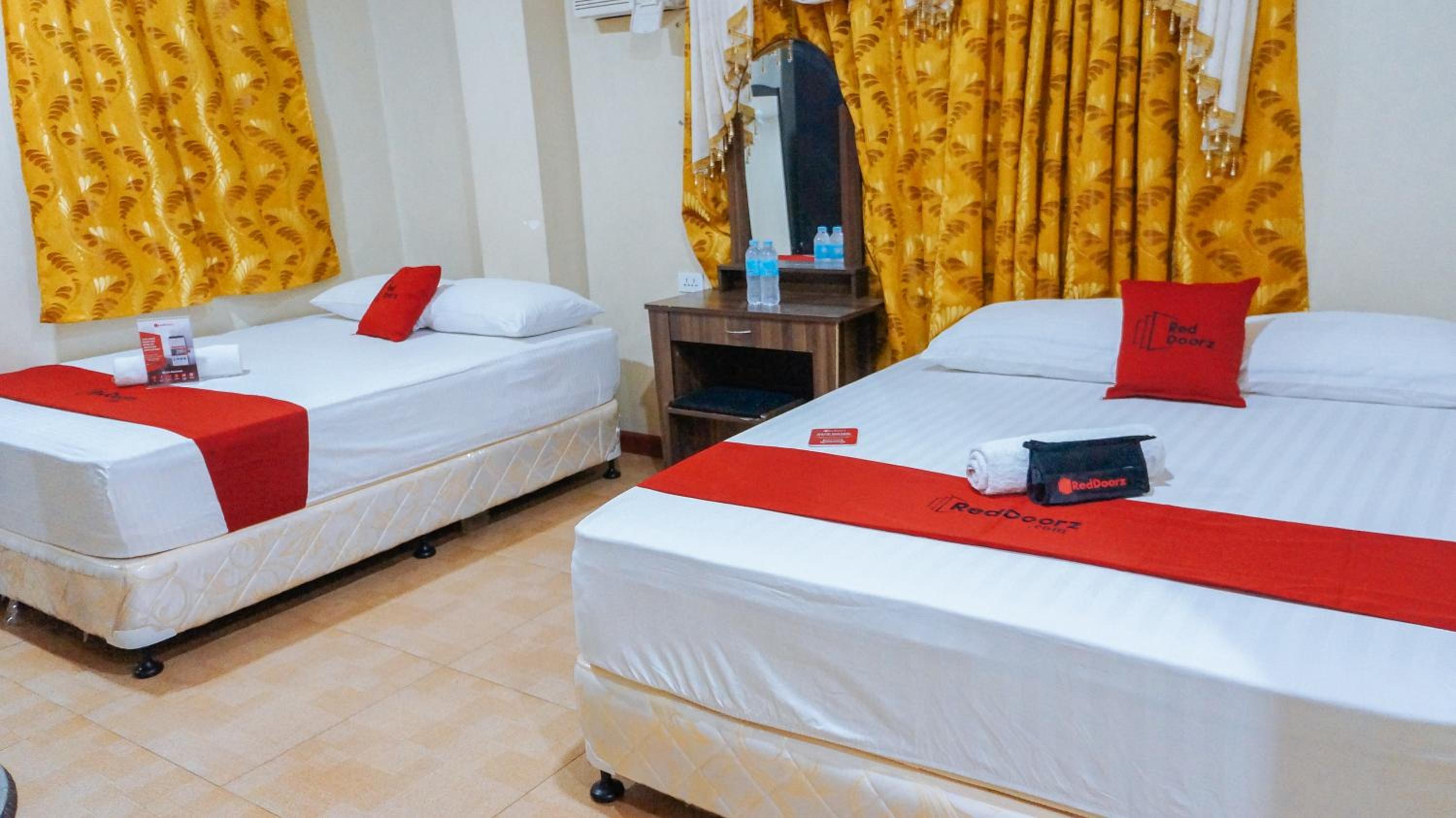 Deluxe Room - Photo 8