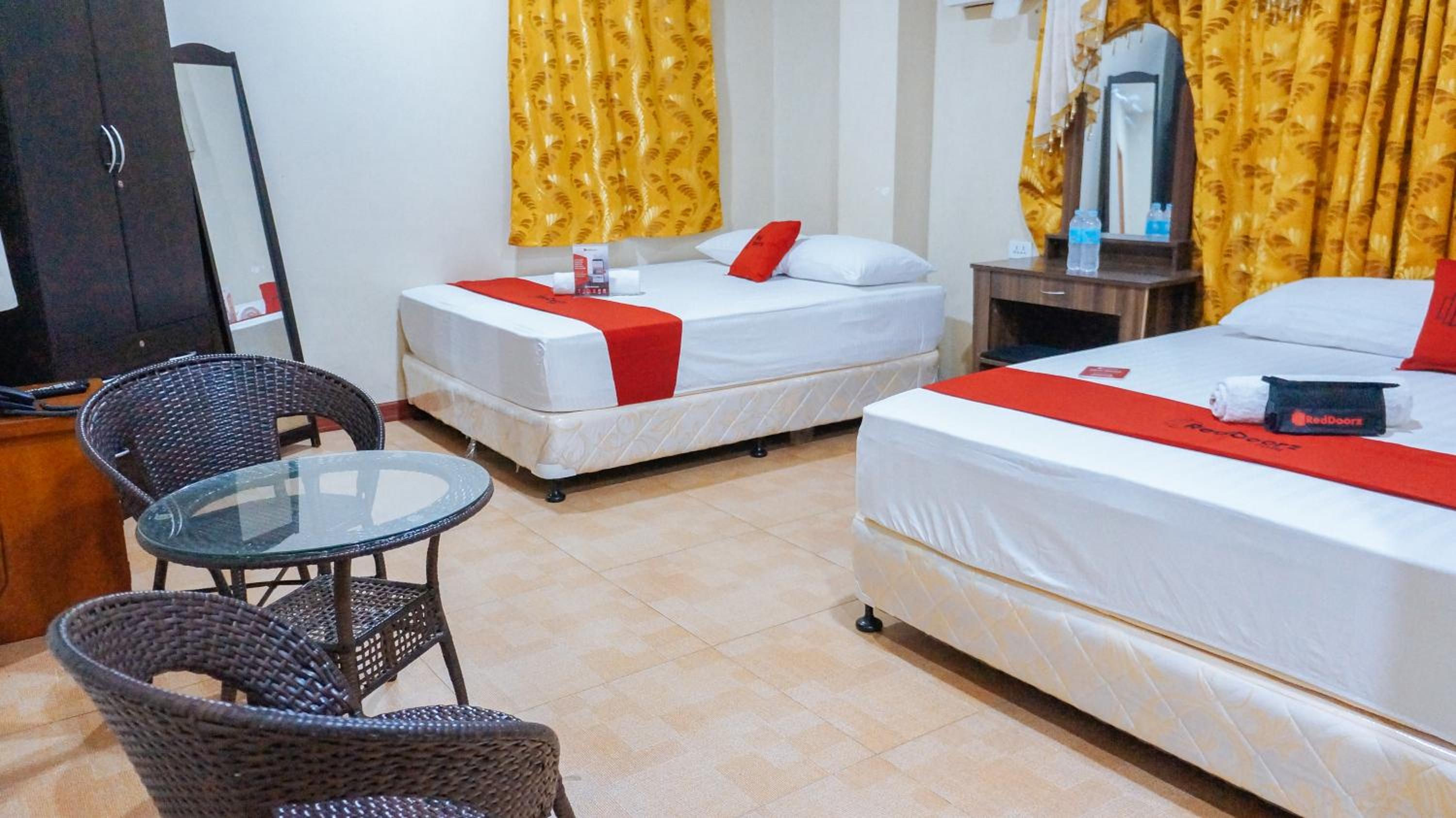 Deluxe Room - Photo 2