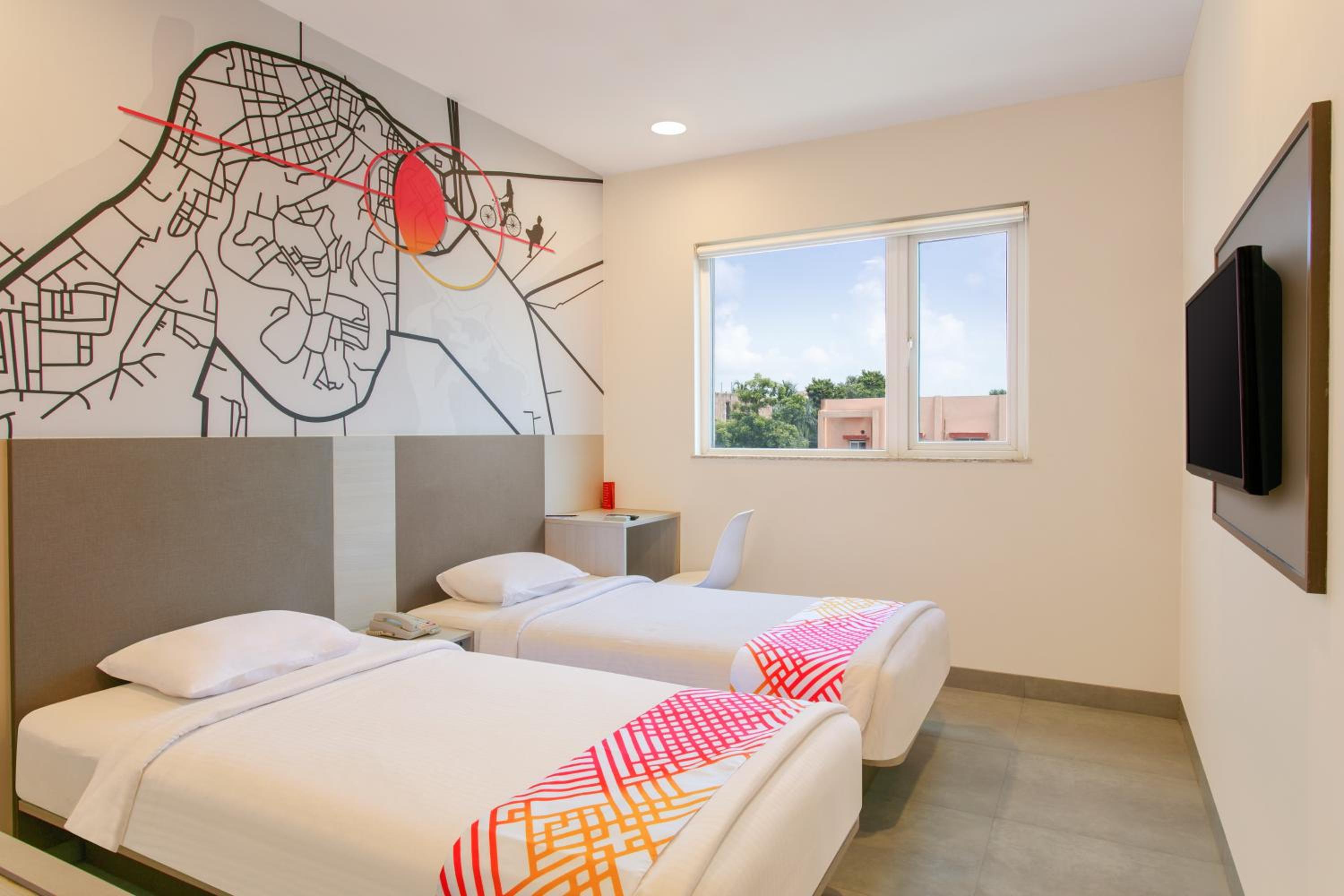 D-Luxe Queen Room - Photo 5