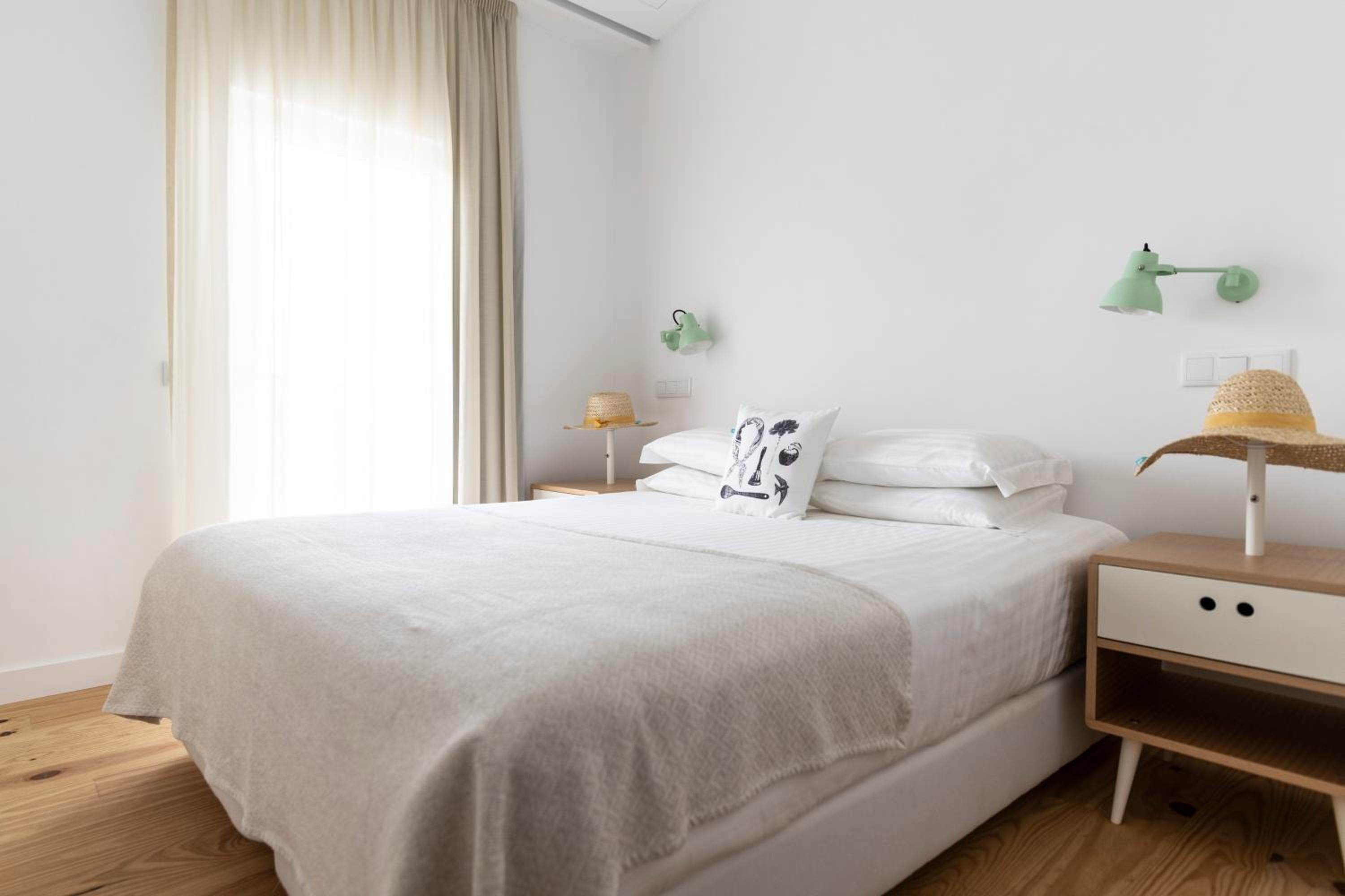 Two-Bedroom House - Photo 1