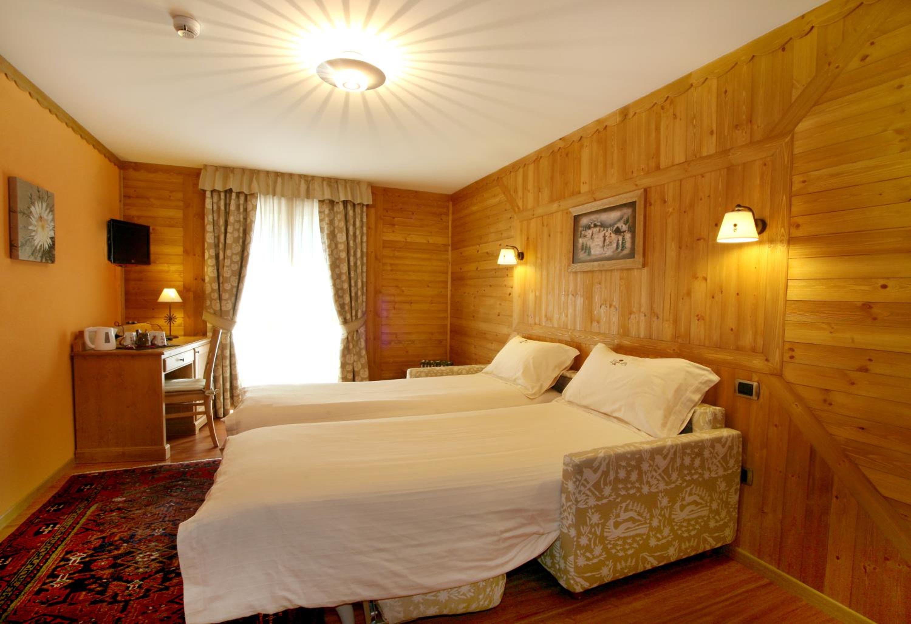 Family Suite (2 Adults + 2 Children) - Split Level photo 2
