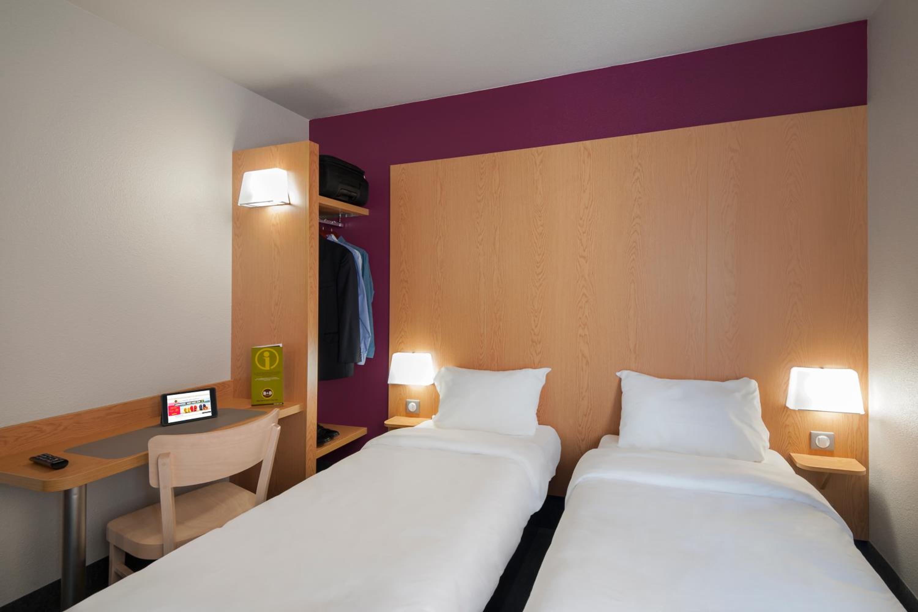 Twin Room - Non-Smoking