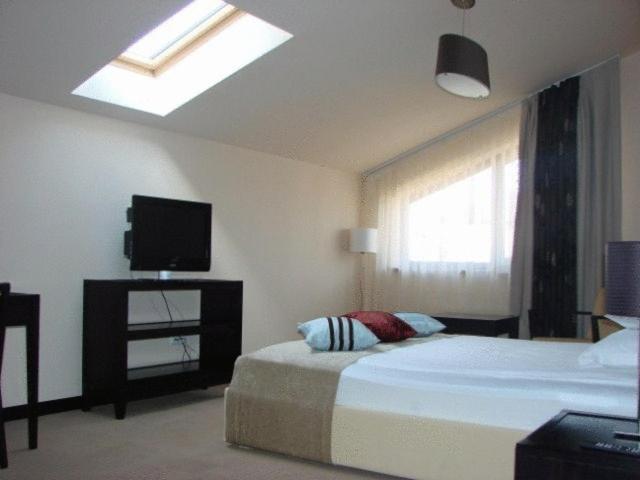 Double Room - Photo 6