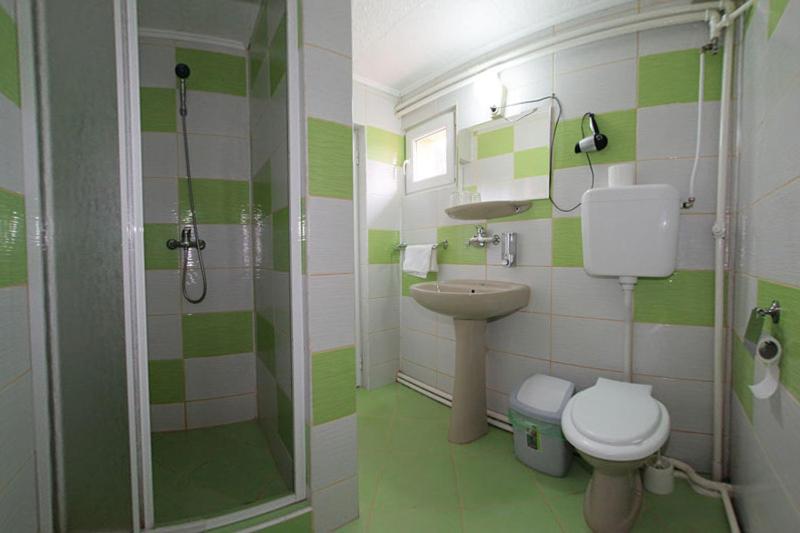 Double or Twin Room - Photo 7