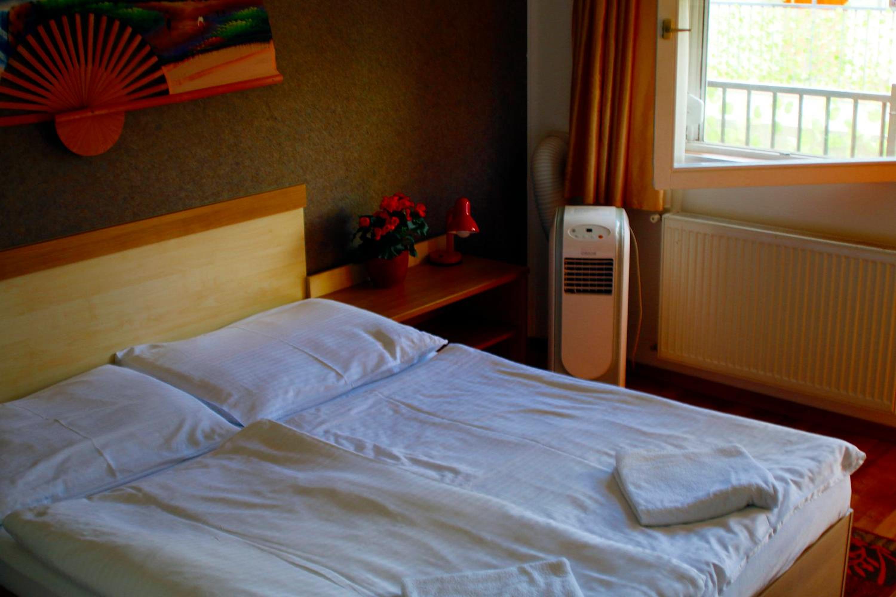 Standard Double or Twin Room - Photo 21