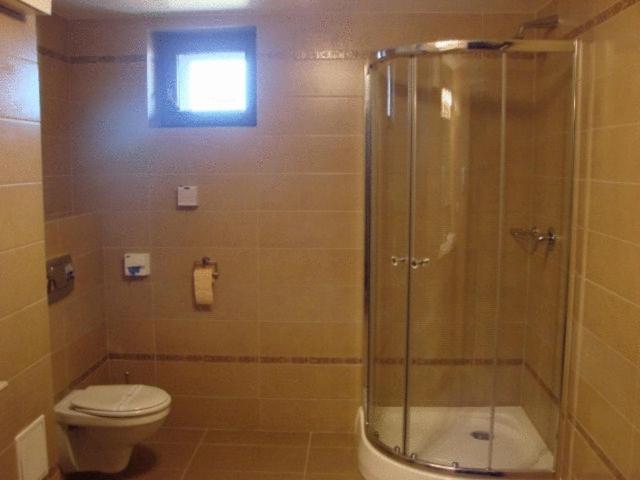 Twin Room - Photo 4