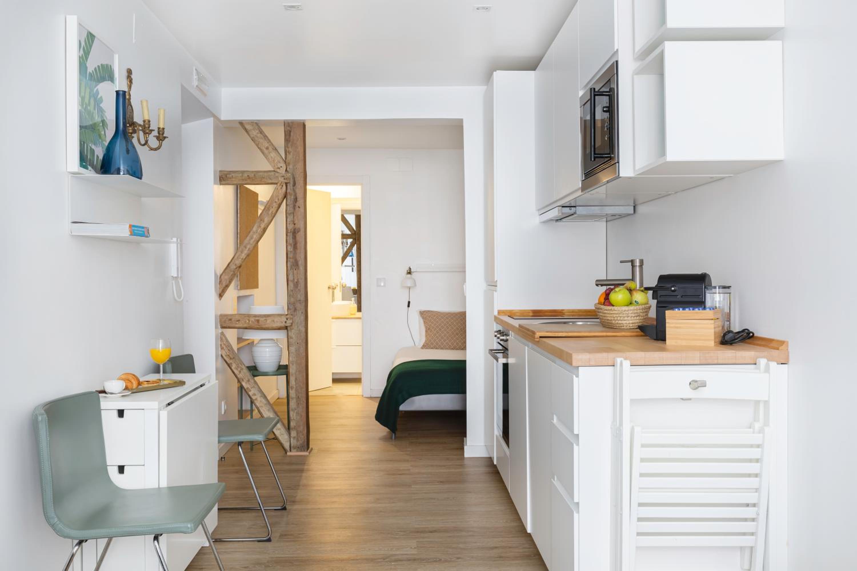 Studio with Kitchen and Sofa Bed photo 2