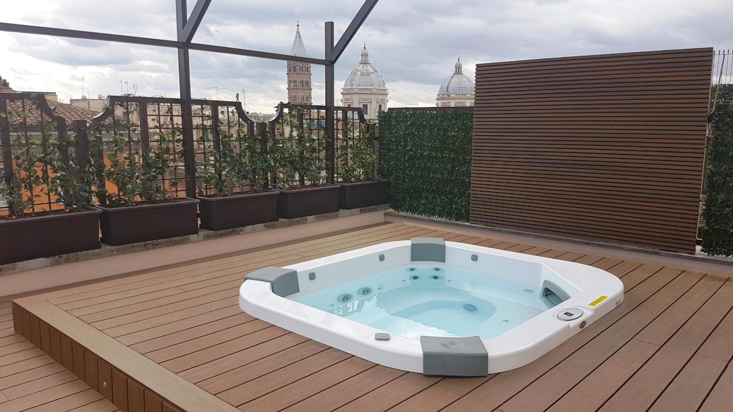 Suite with Spa Bath thumbnail 5