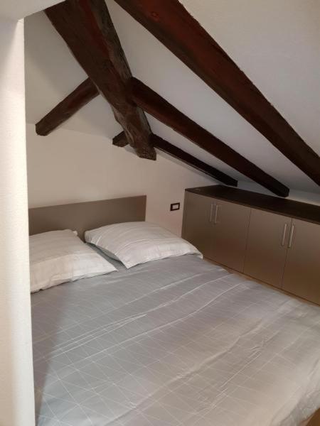 Studio Apartment - Photo 49