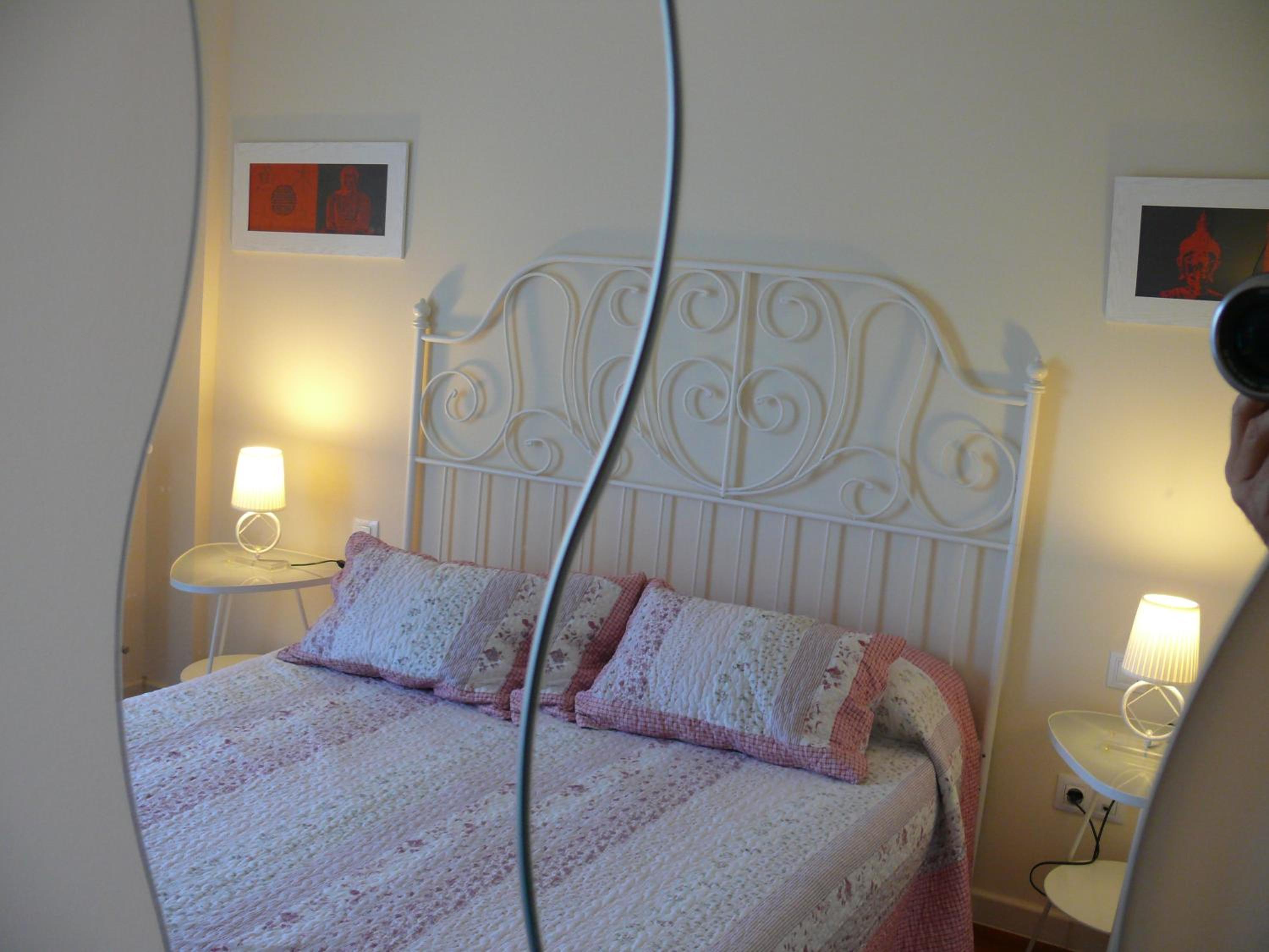 One-Bedroom Apartment (6 Adults) photo 3