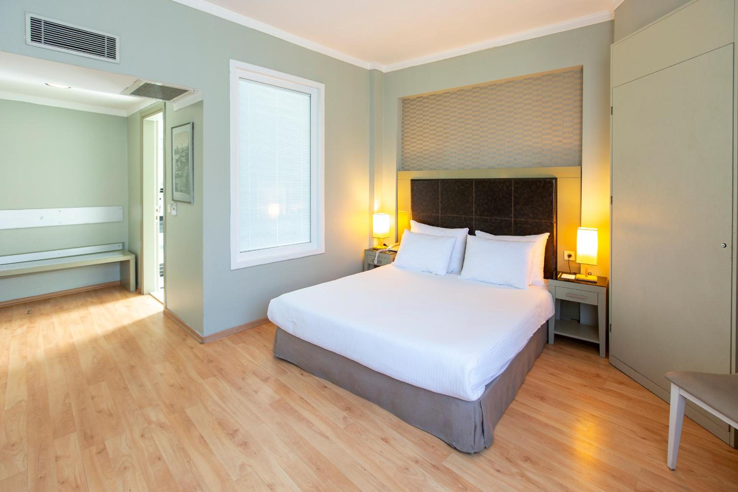 Double or Twin Room photo 2