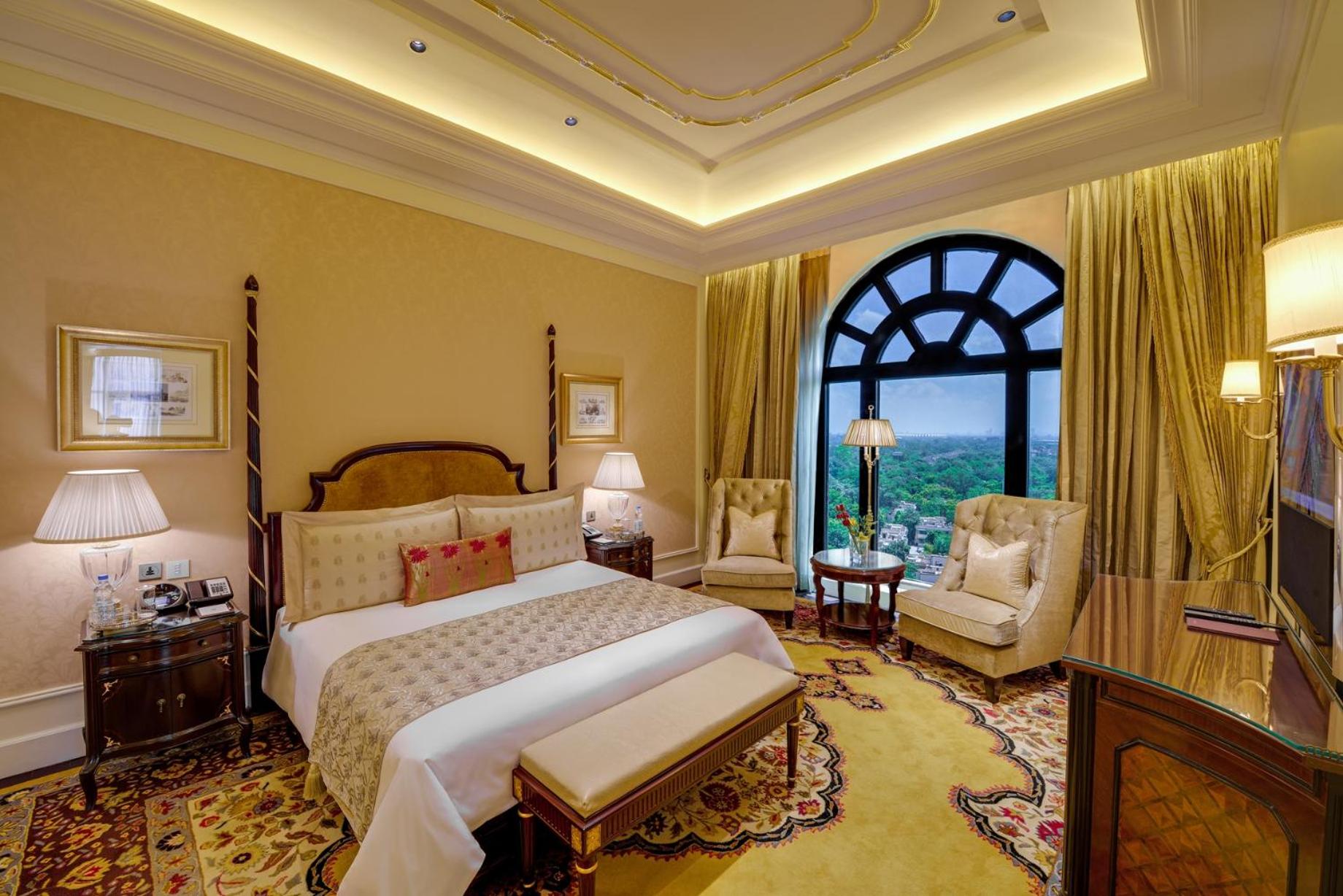 Maharaja Suite with Pool, Airport Transfers & Lounge Access including cocktail hours