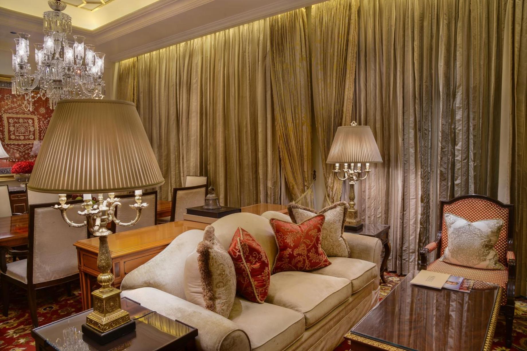 Grand Suite with Plunge Pool, Lounge Access with Cocktail hrs and BMW Airport Transfers photo 3